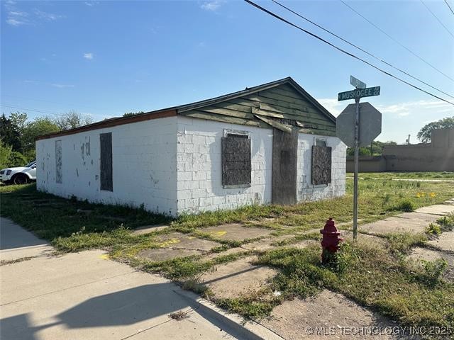 401 E 5th Street Property Photo 3