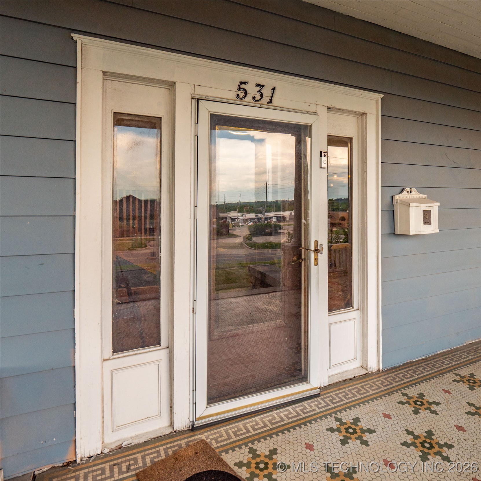 531 E Washington Avenue Property Photo 3