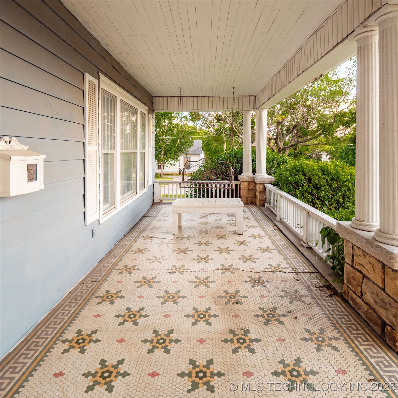 531 E Washington Avenue Property Photo 4