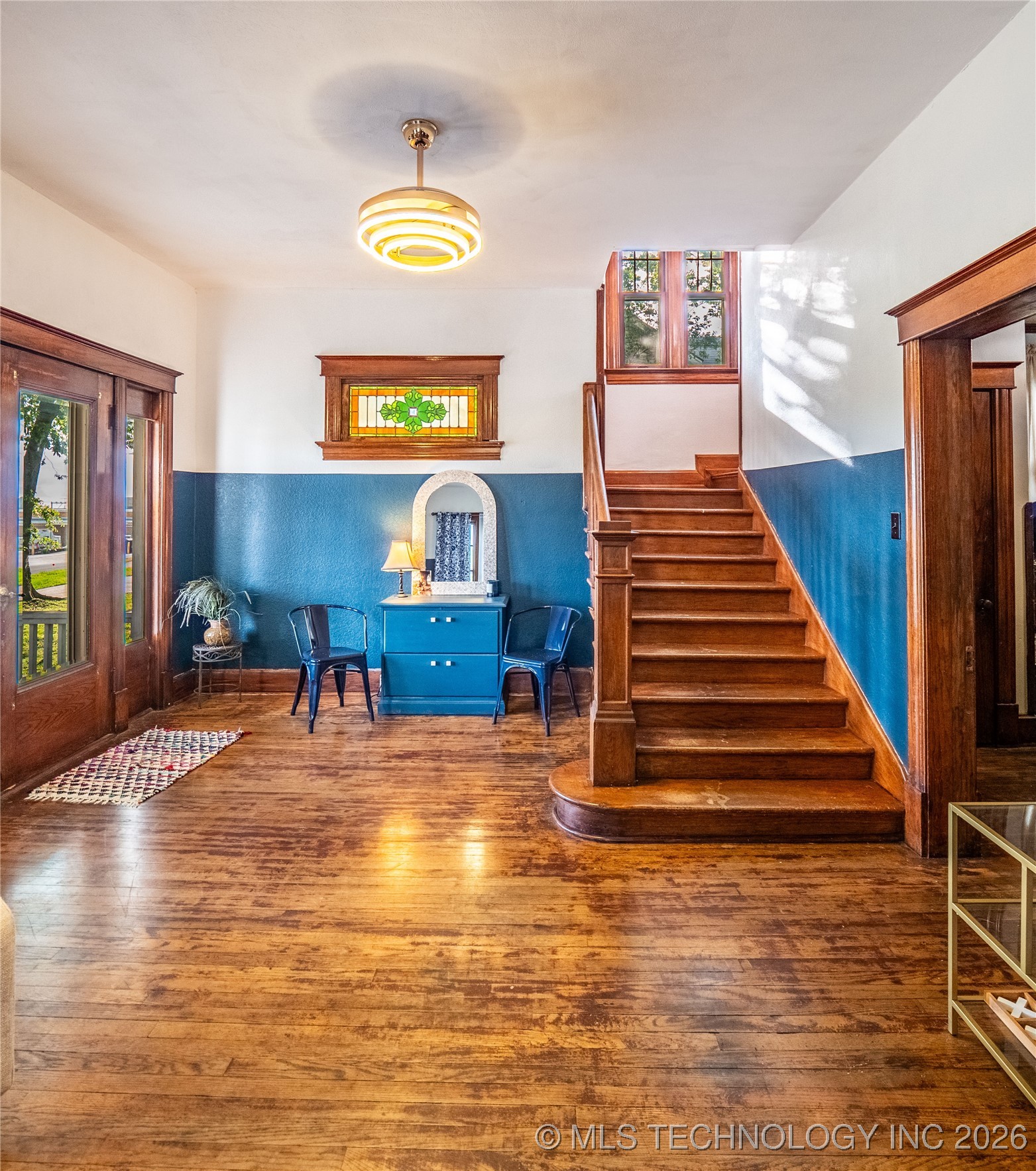 531 E Washington Avenue Property Photo 6