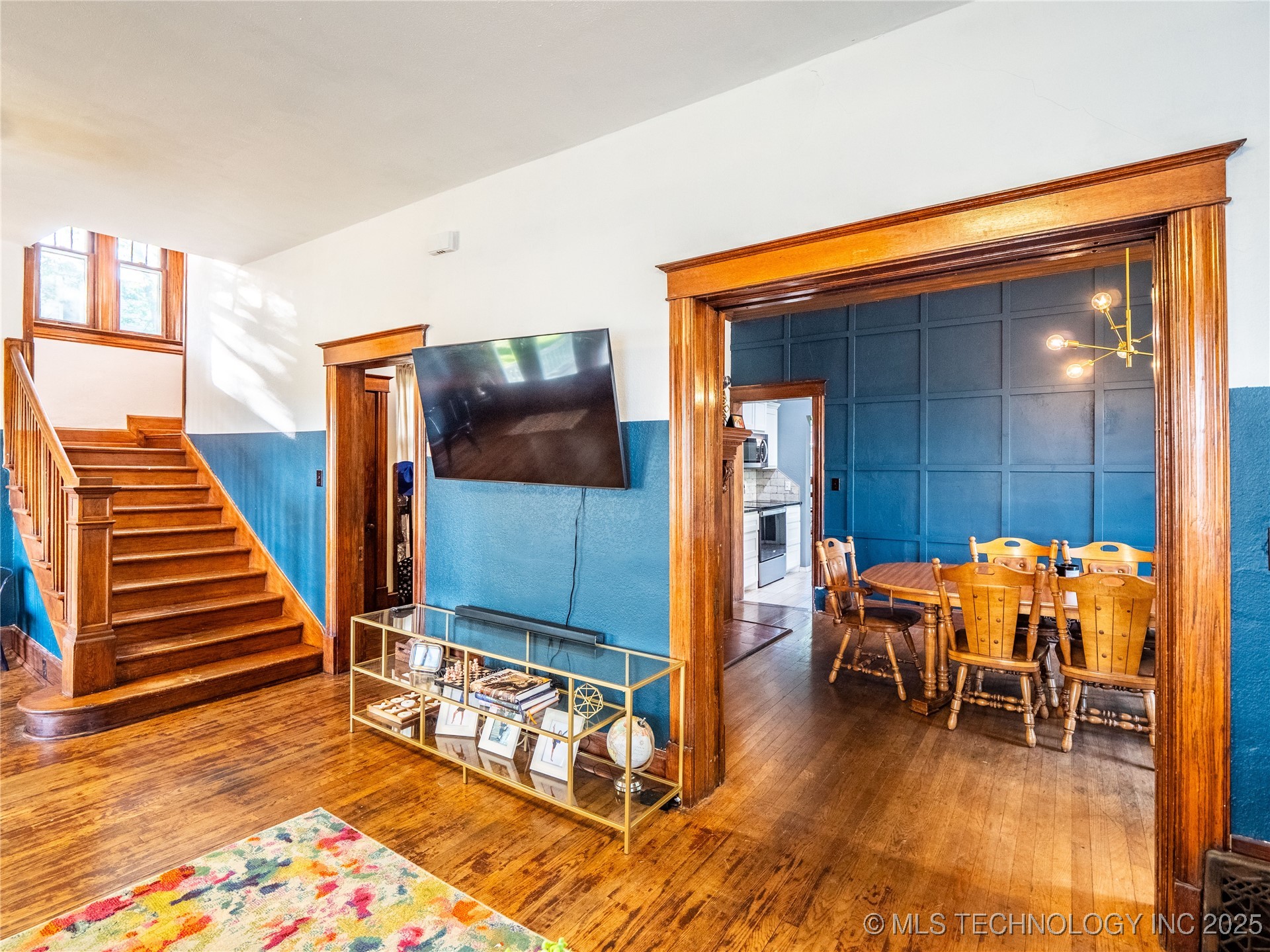 531 E Washington Avenue Property Photo 8