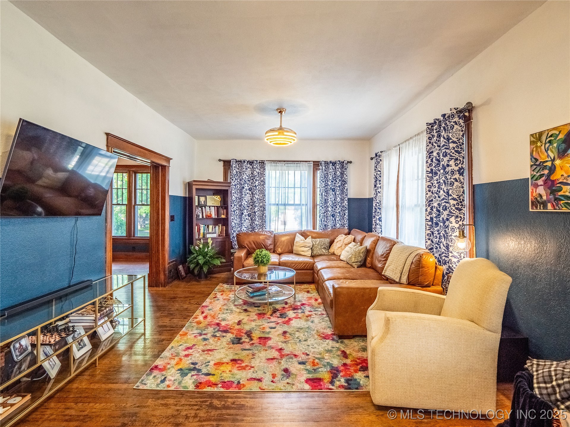 531 E Washington Avenue Property Photo 9