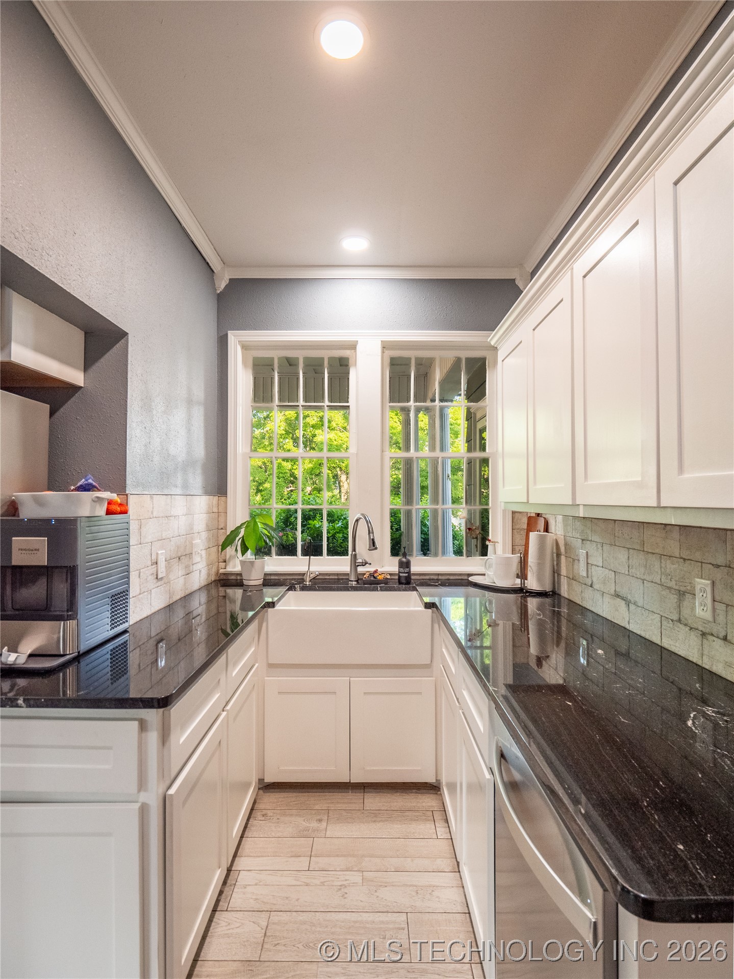 531 E Washington Avenue Property Photo 21