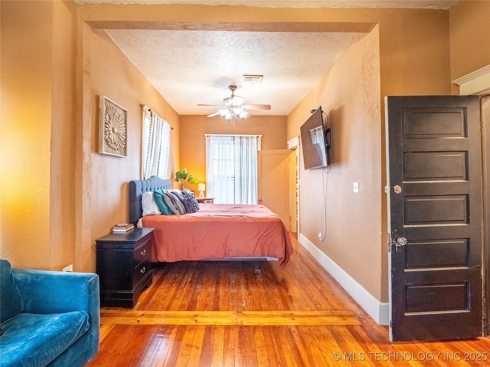 531 E Washington Avenue Property Photo 24