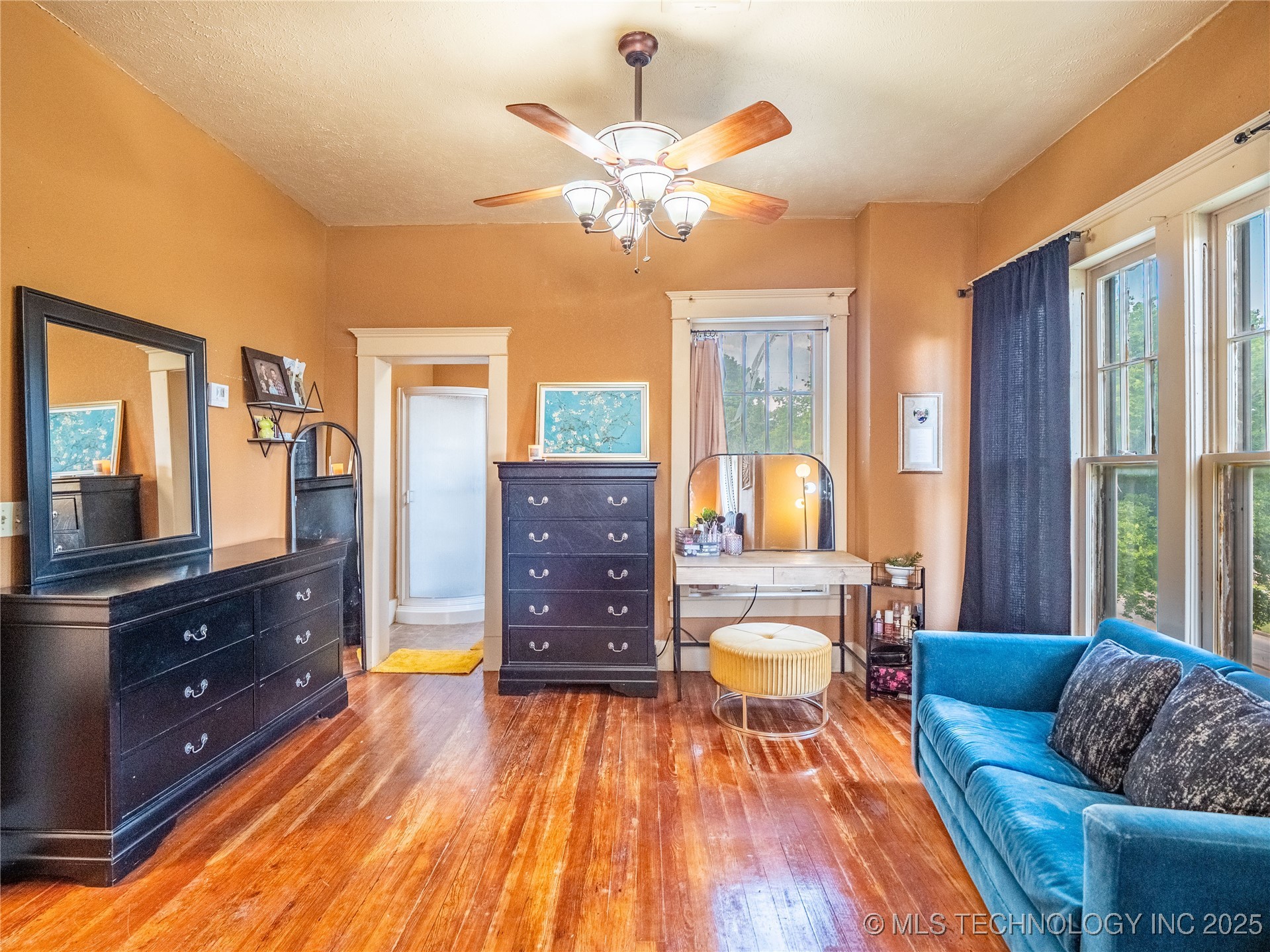 531 E Washington Avenue Property Photo 26