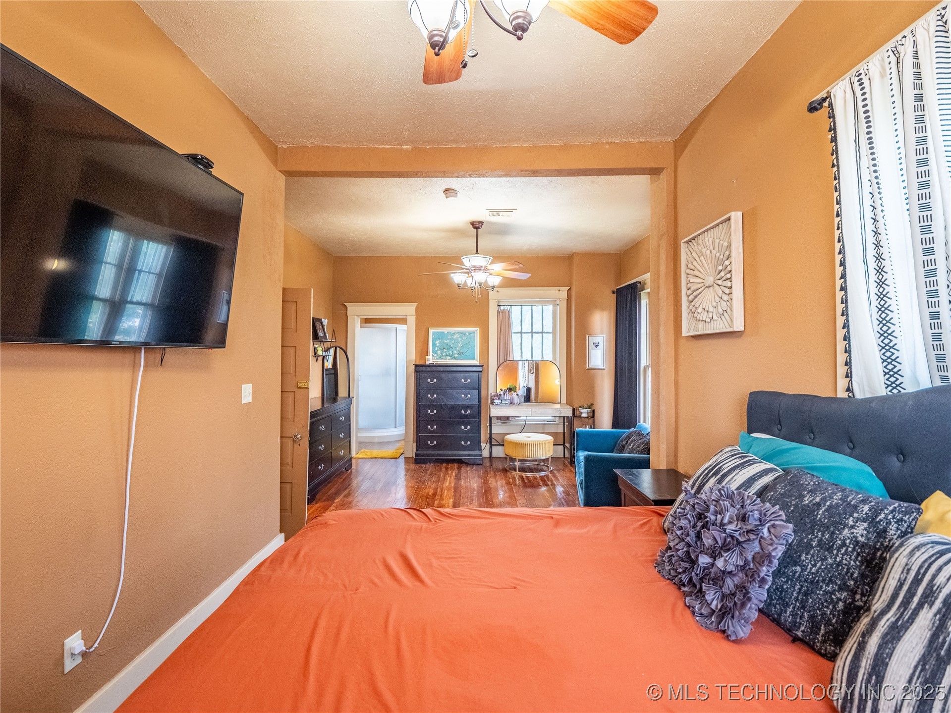 531 E Washington Avenue Property Photo 28