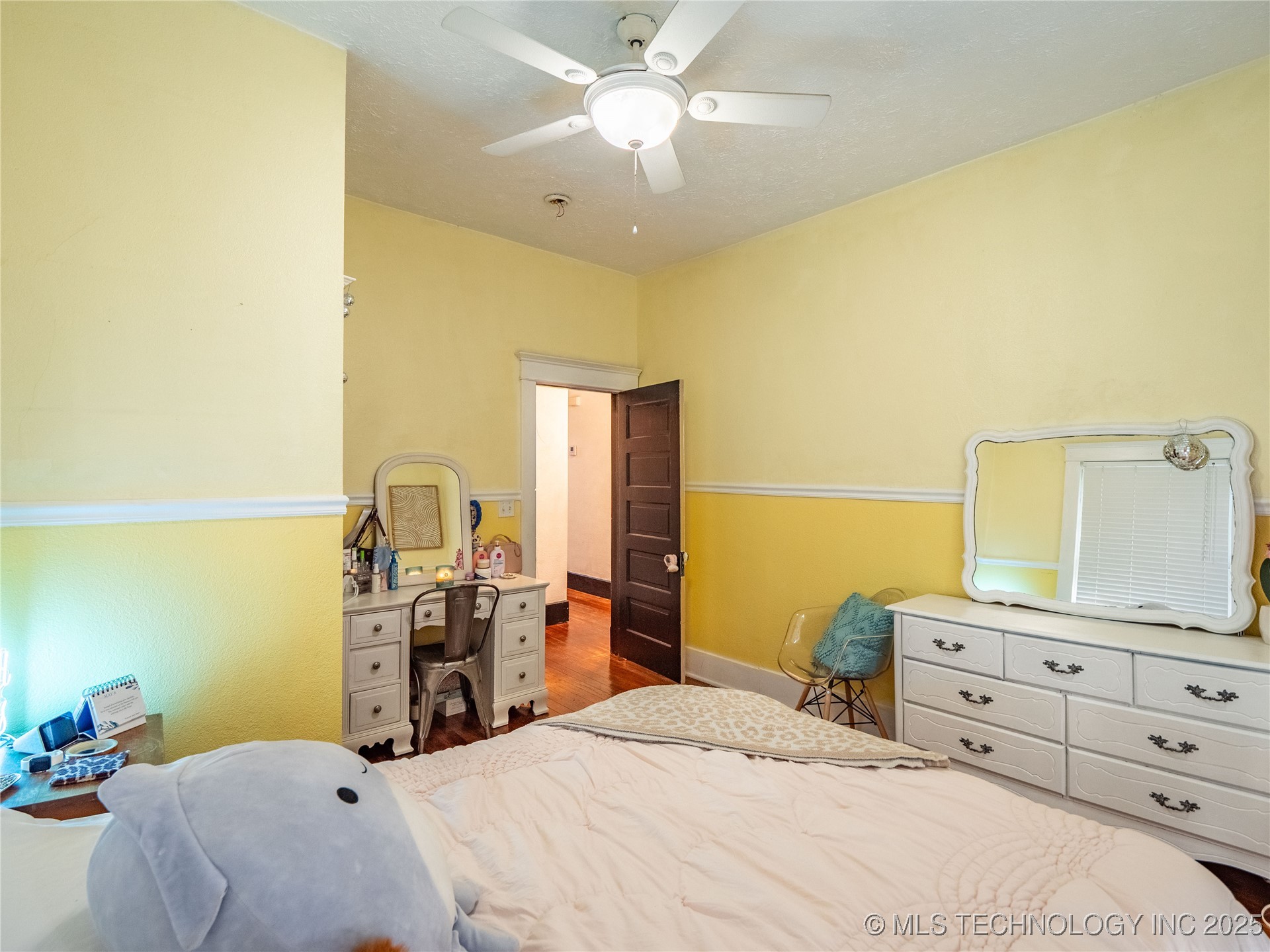 531 E Washington Avenue Property Photo 32