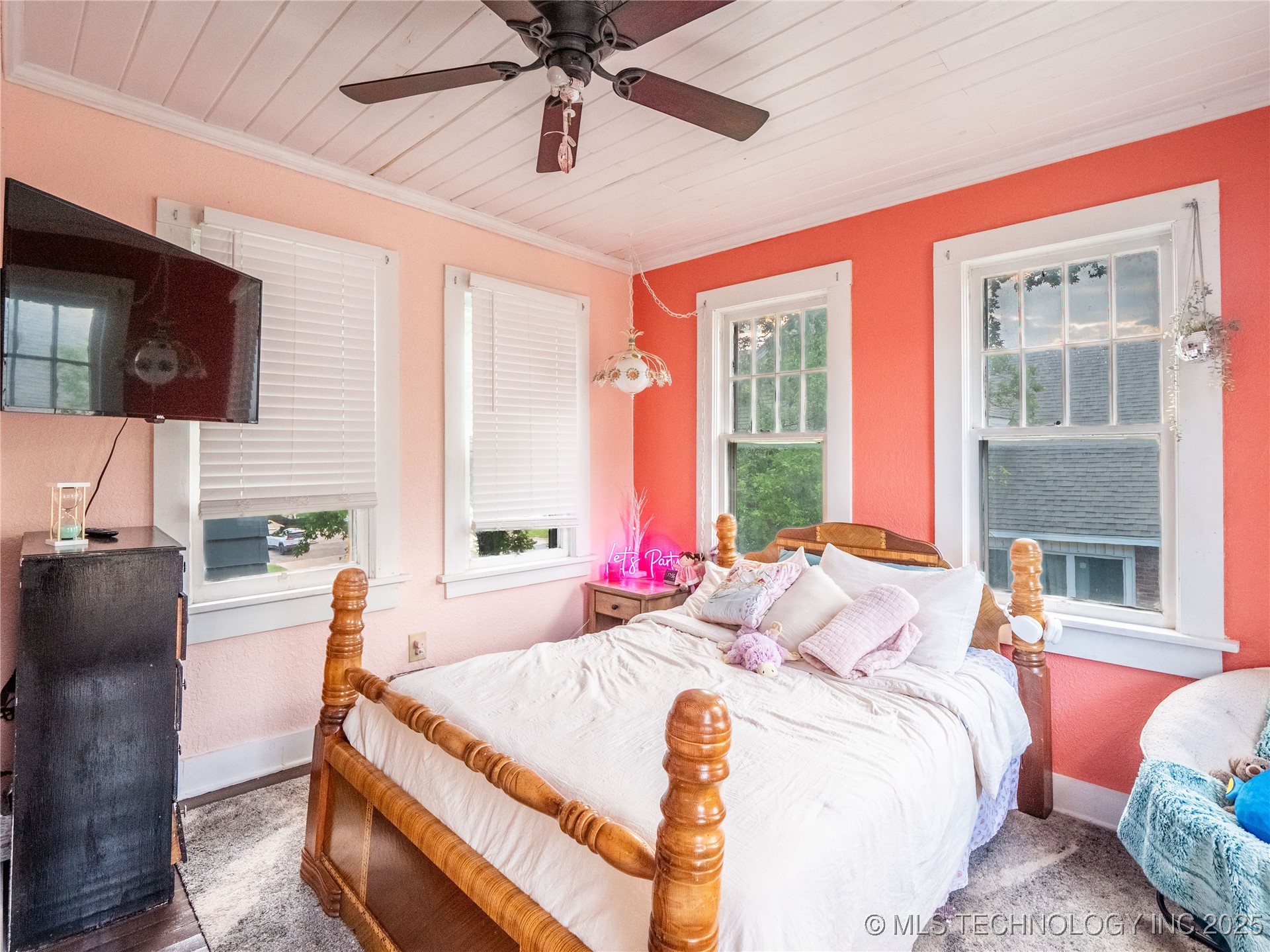 531 E Washington Avenue Property Photo 42