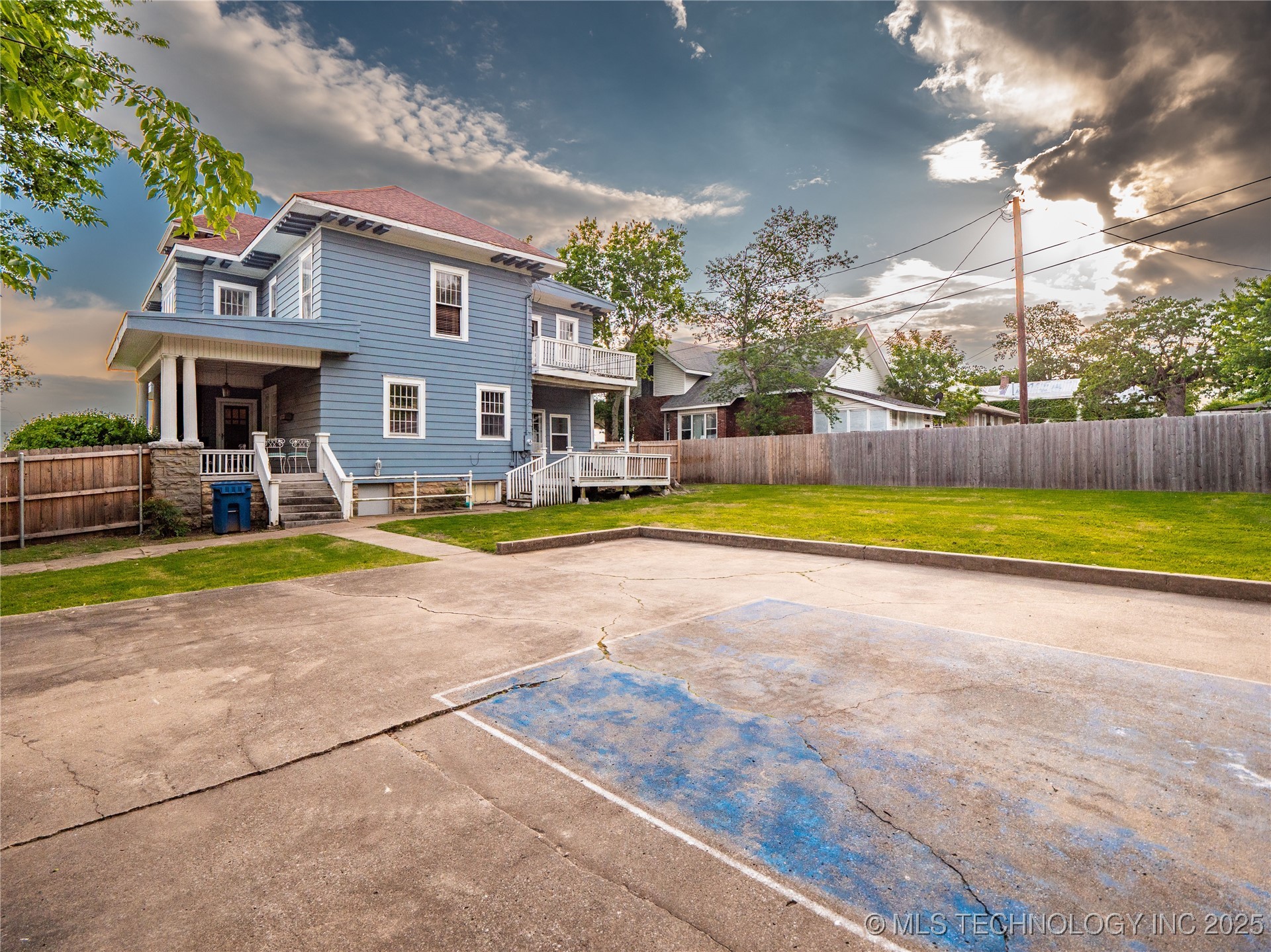 531 E Washington Avenue Property Photo 48