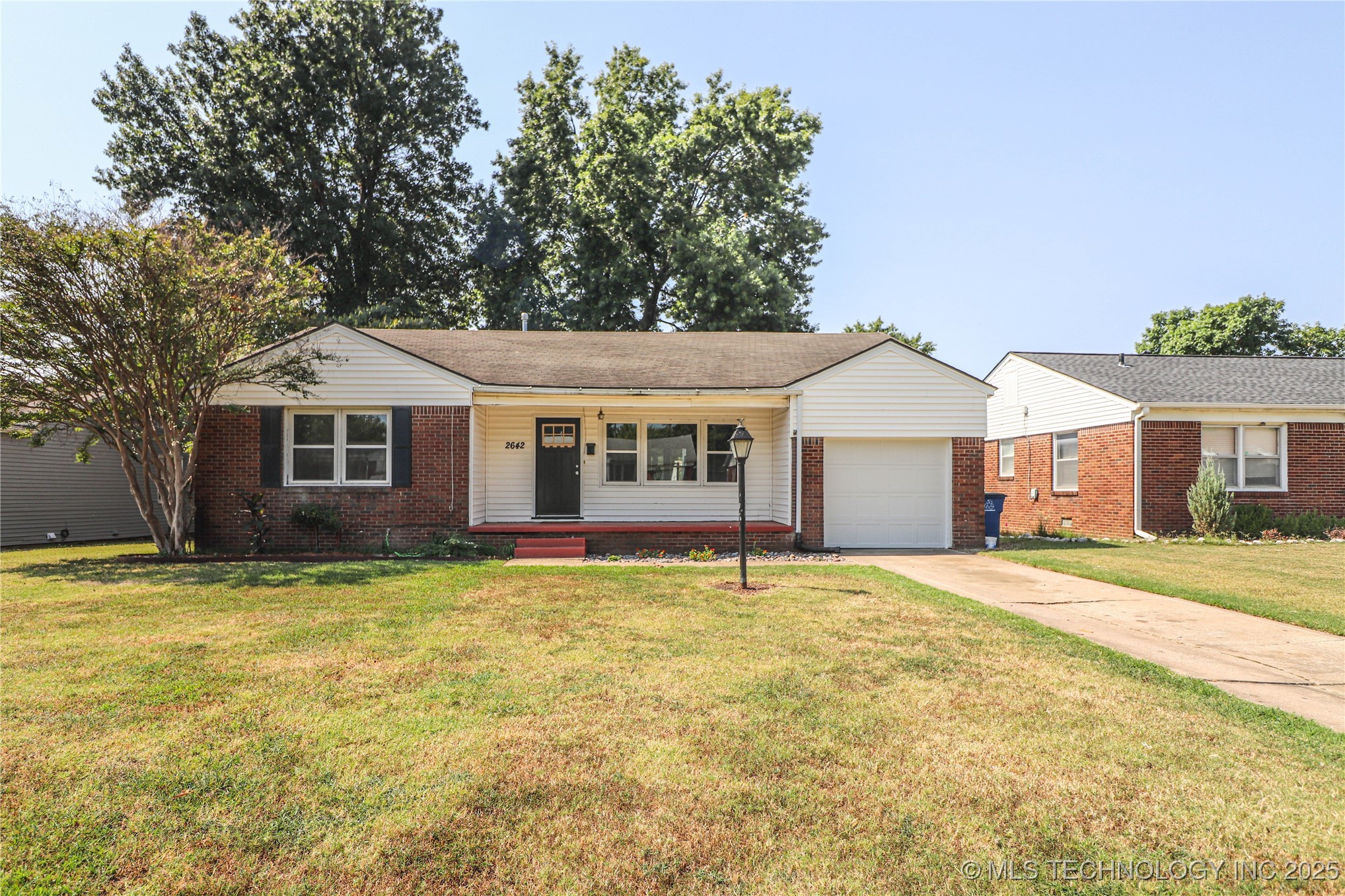 2642 S Oswego Place Property Photo 1