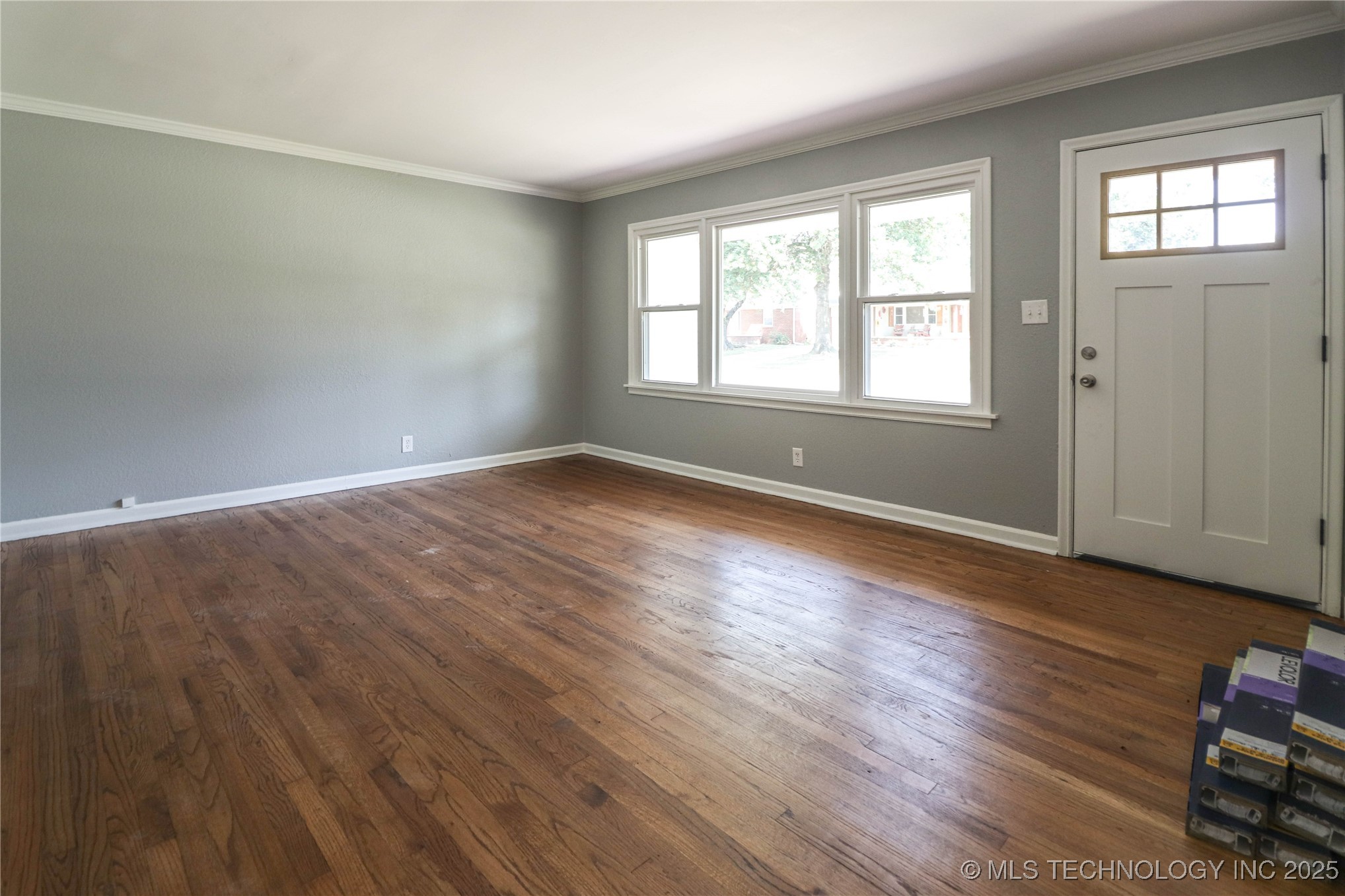 2642 S Oswego Place Property Photo 7