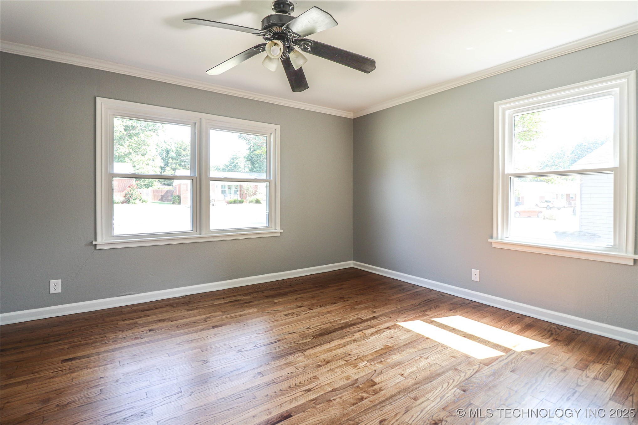 2642 S Oswego Place Property Photo 11