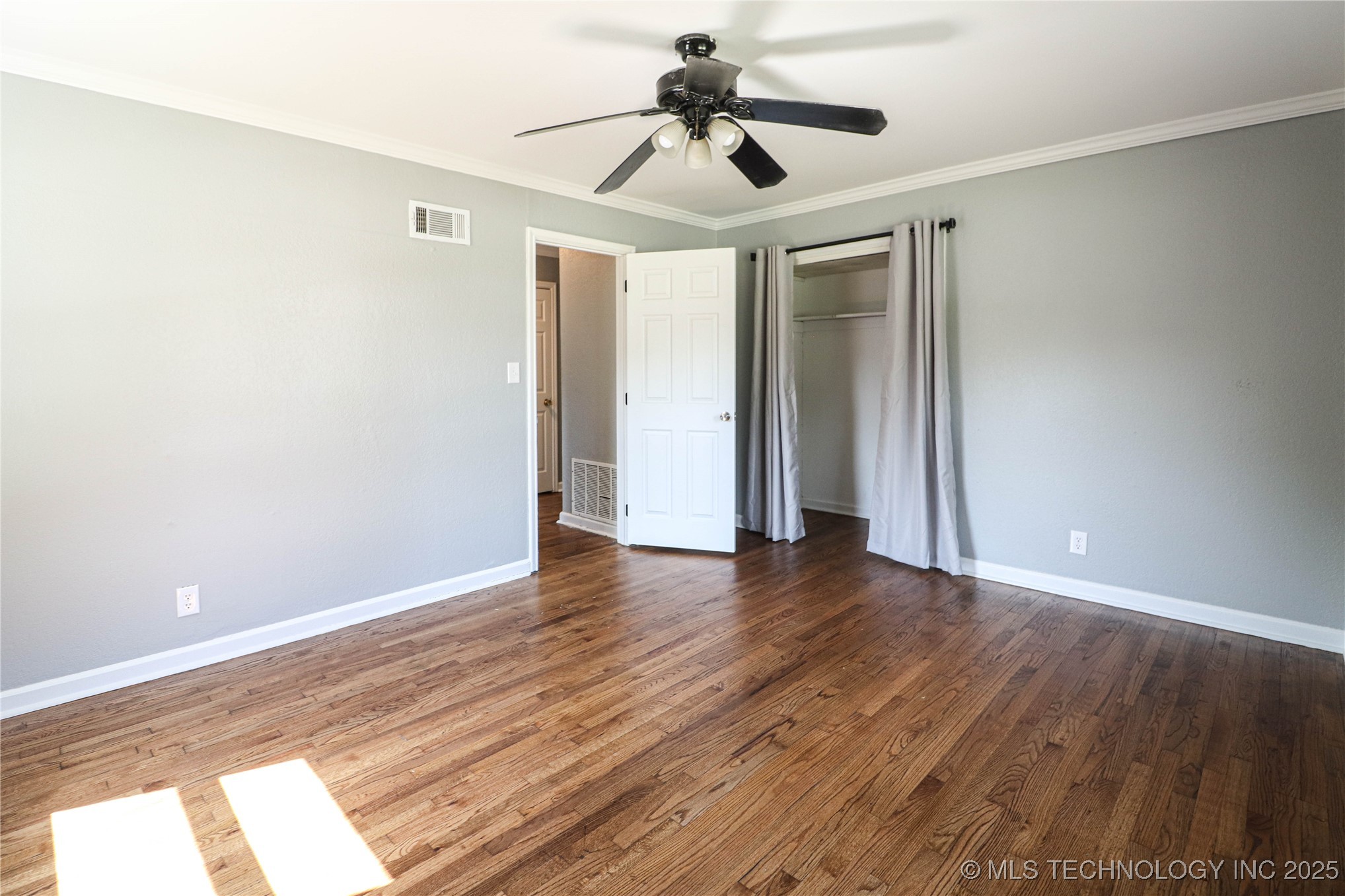 2642 S Oswego Place Property Photo 12