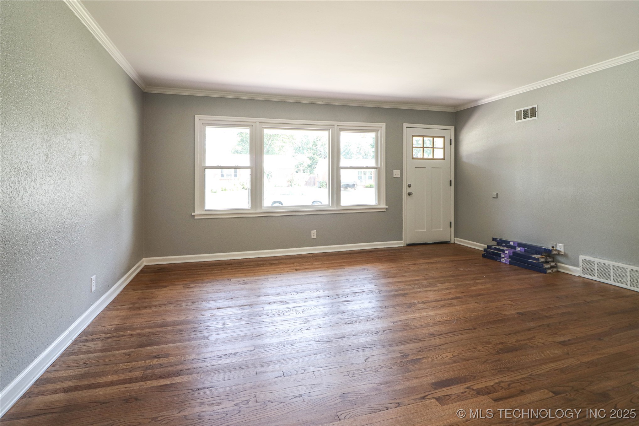 2642 S Oswego Place Property Photo 18