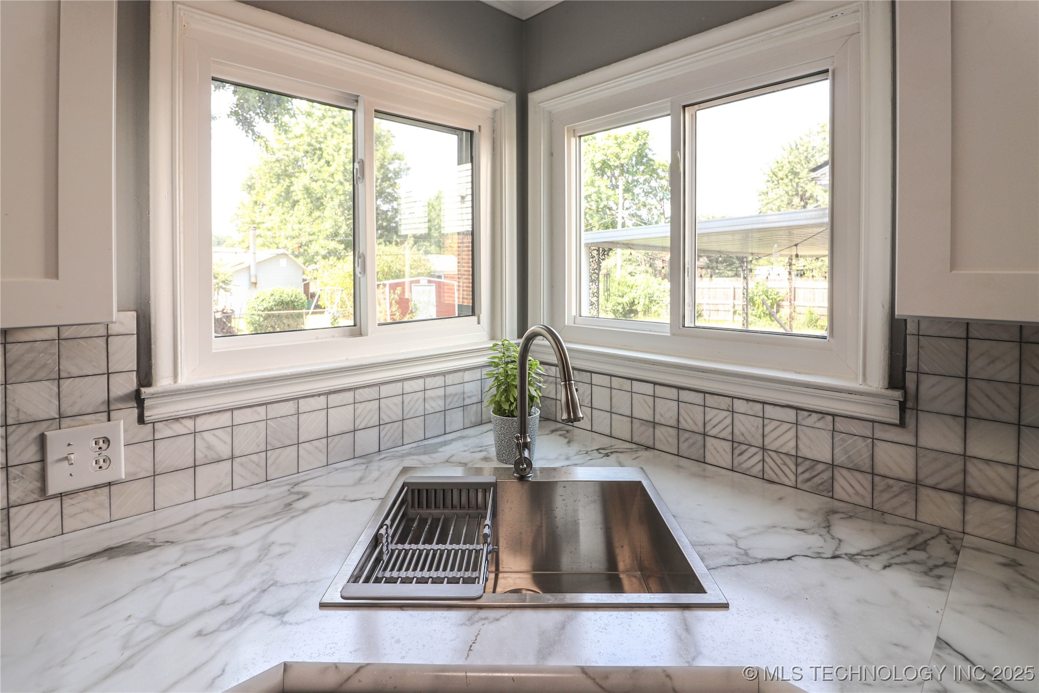 2642 S Oswego Place Property Photo 24