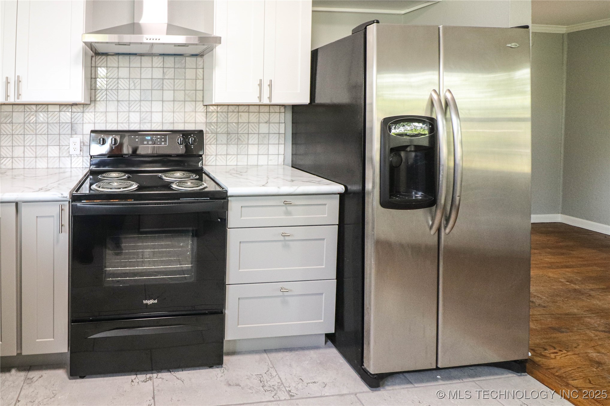 2642 S Oswego Place Property Photo 25