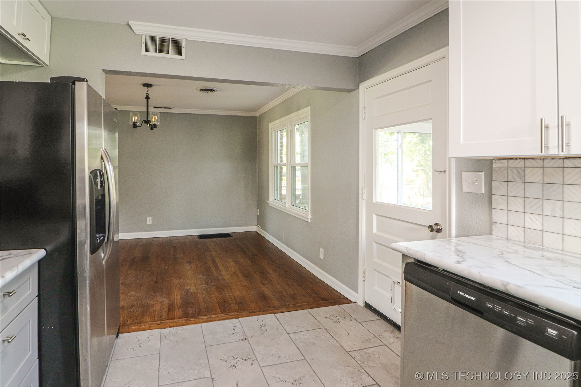 2642 S Oswego Place Property Photo 27