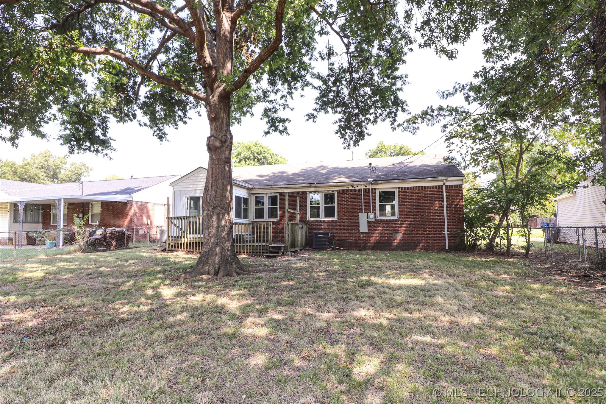 2642 S Oswego Place Property Photo 32