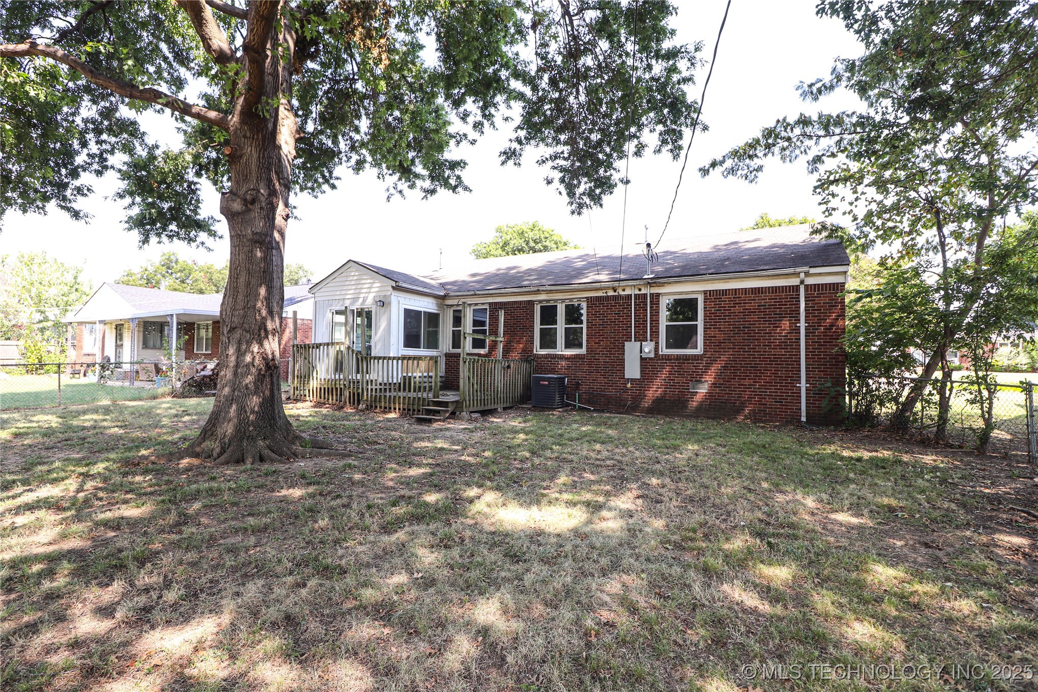 2642 S Oswego Place Property Photo 33