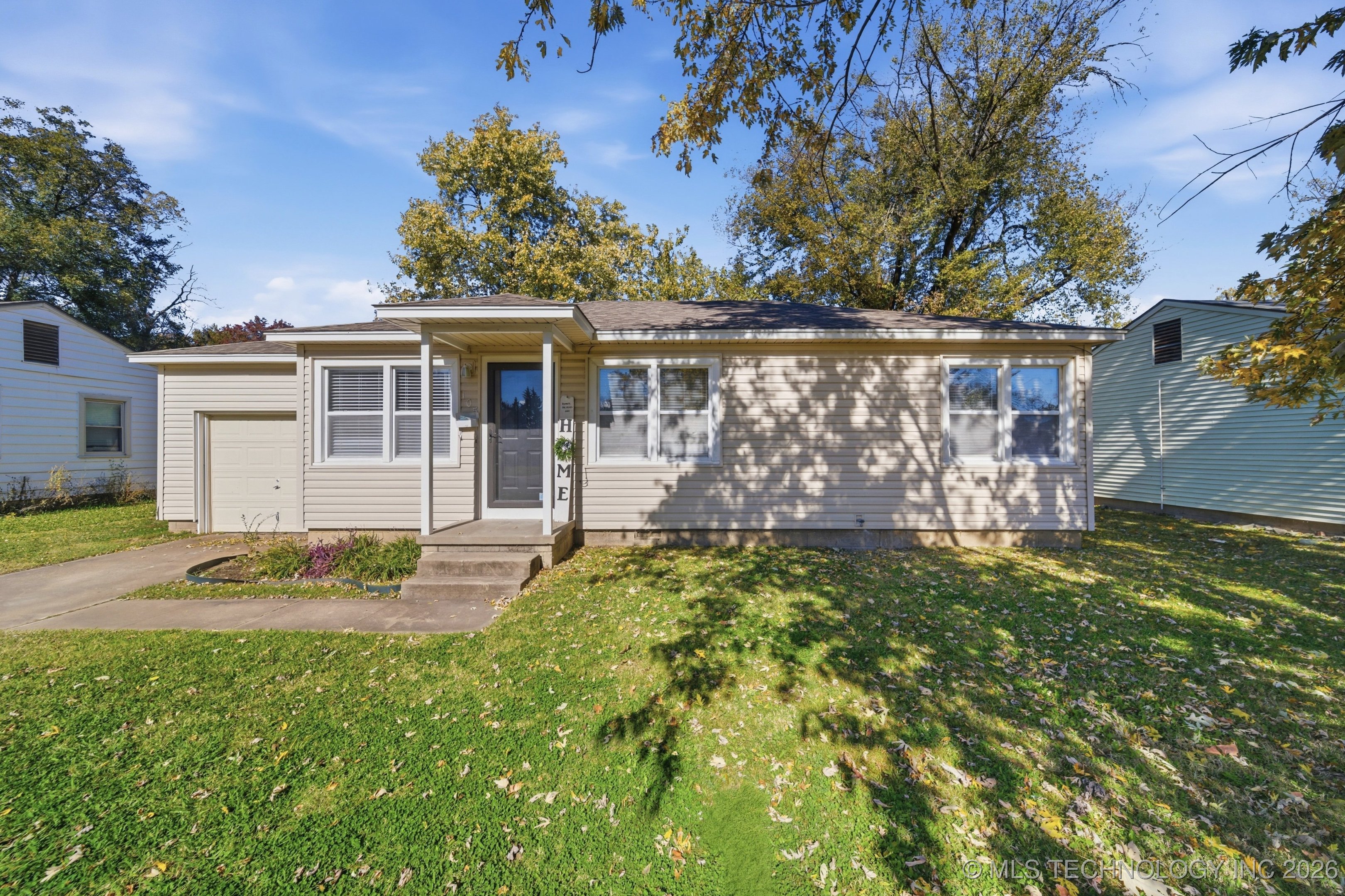 105 W 5th Street Property Photo 1