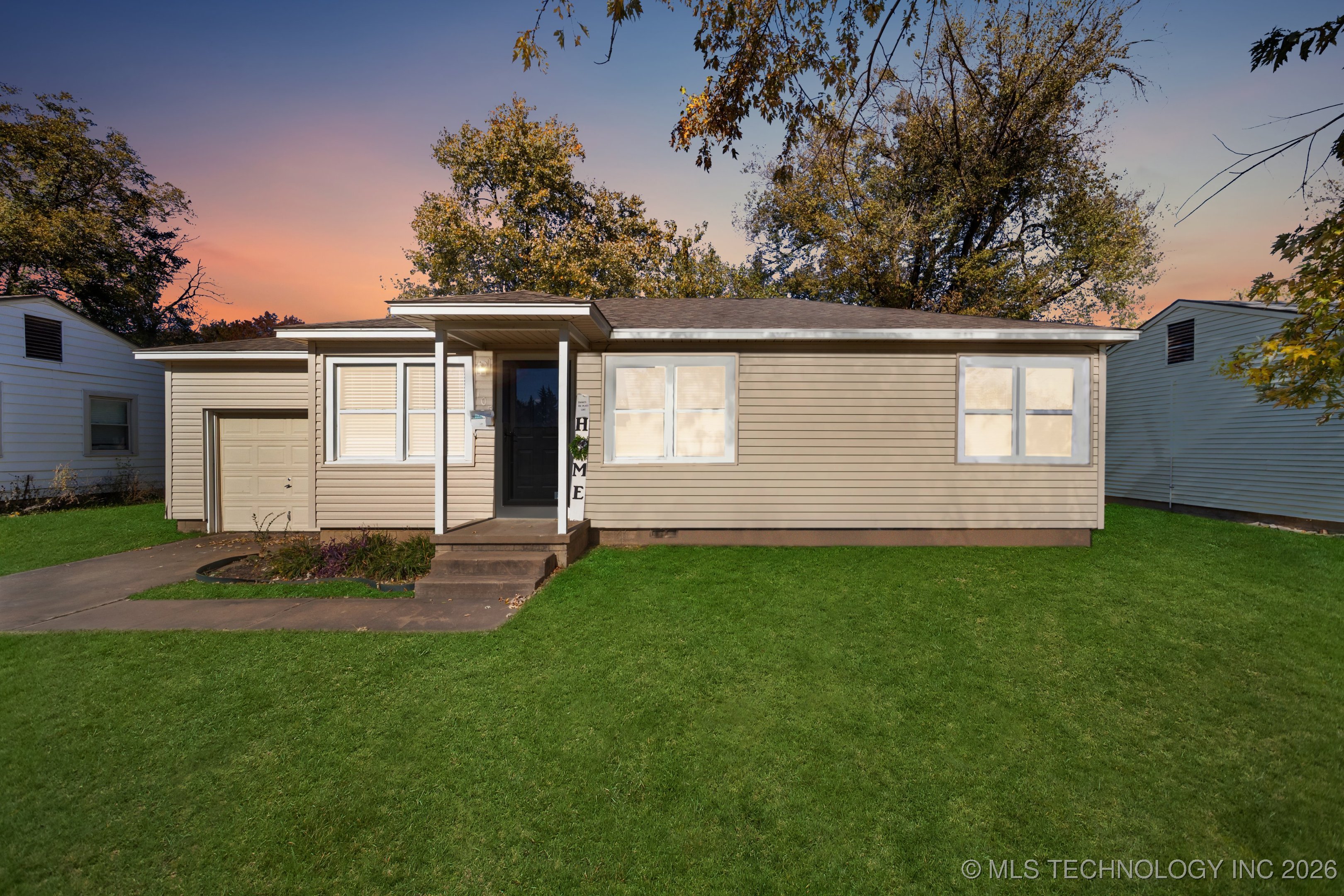 105 W 5th Street Property Photo 2