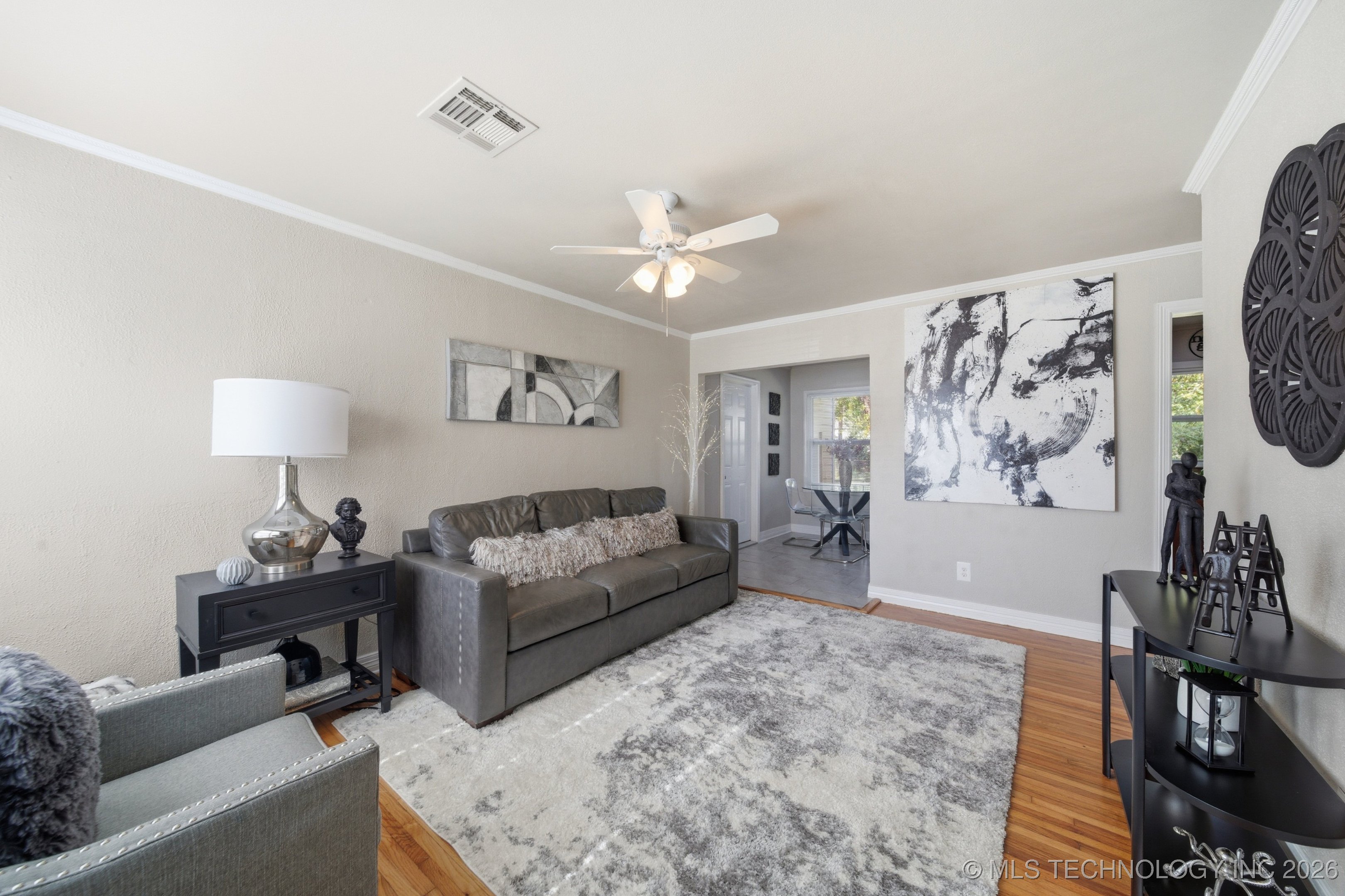 105 W 5th Street Property Photo 5