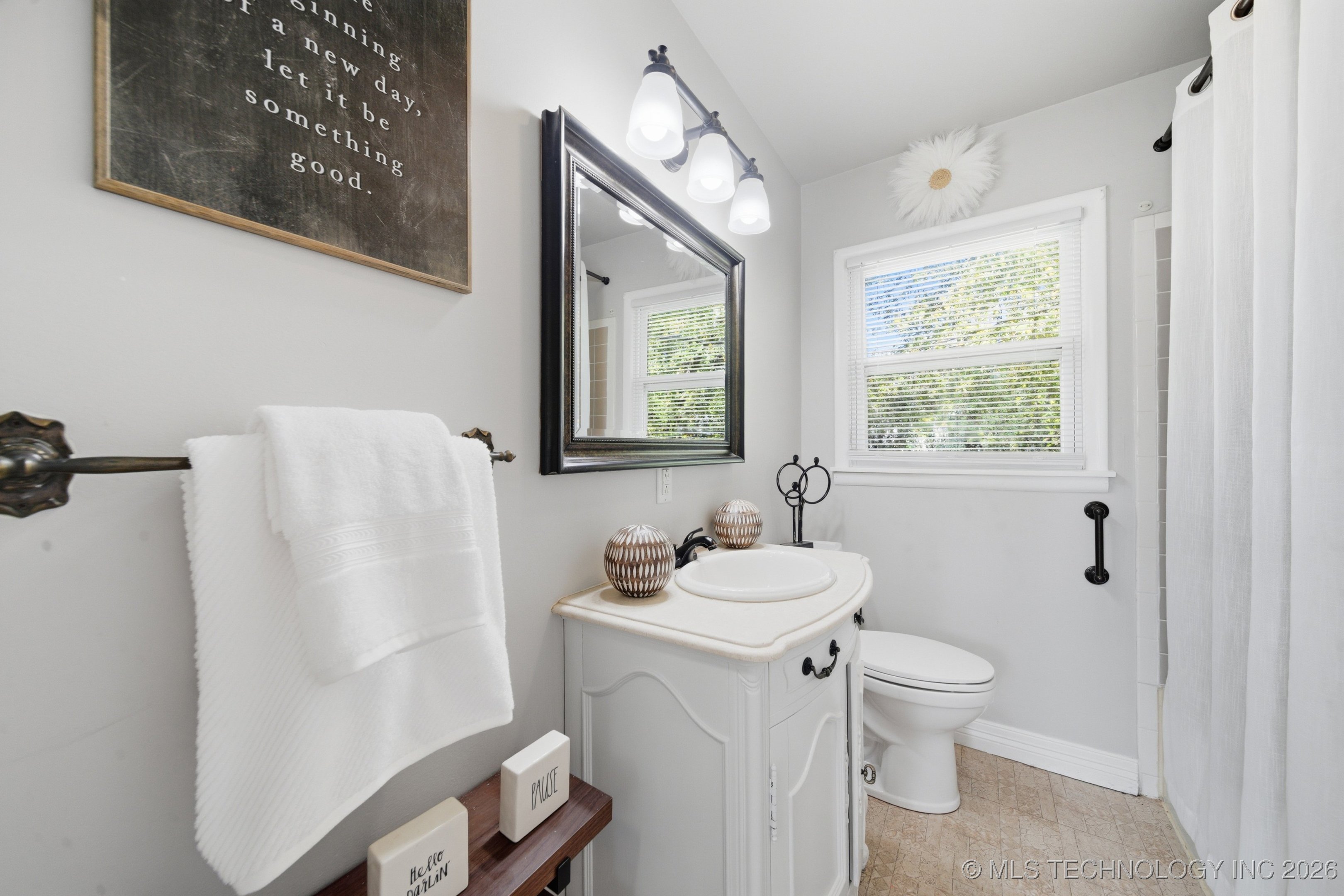 105 W 5th Street Property Photo 11