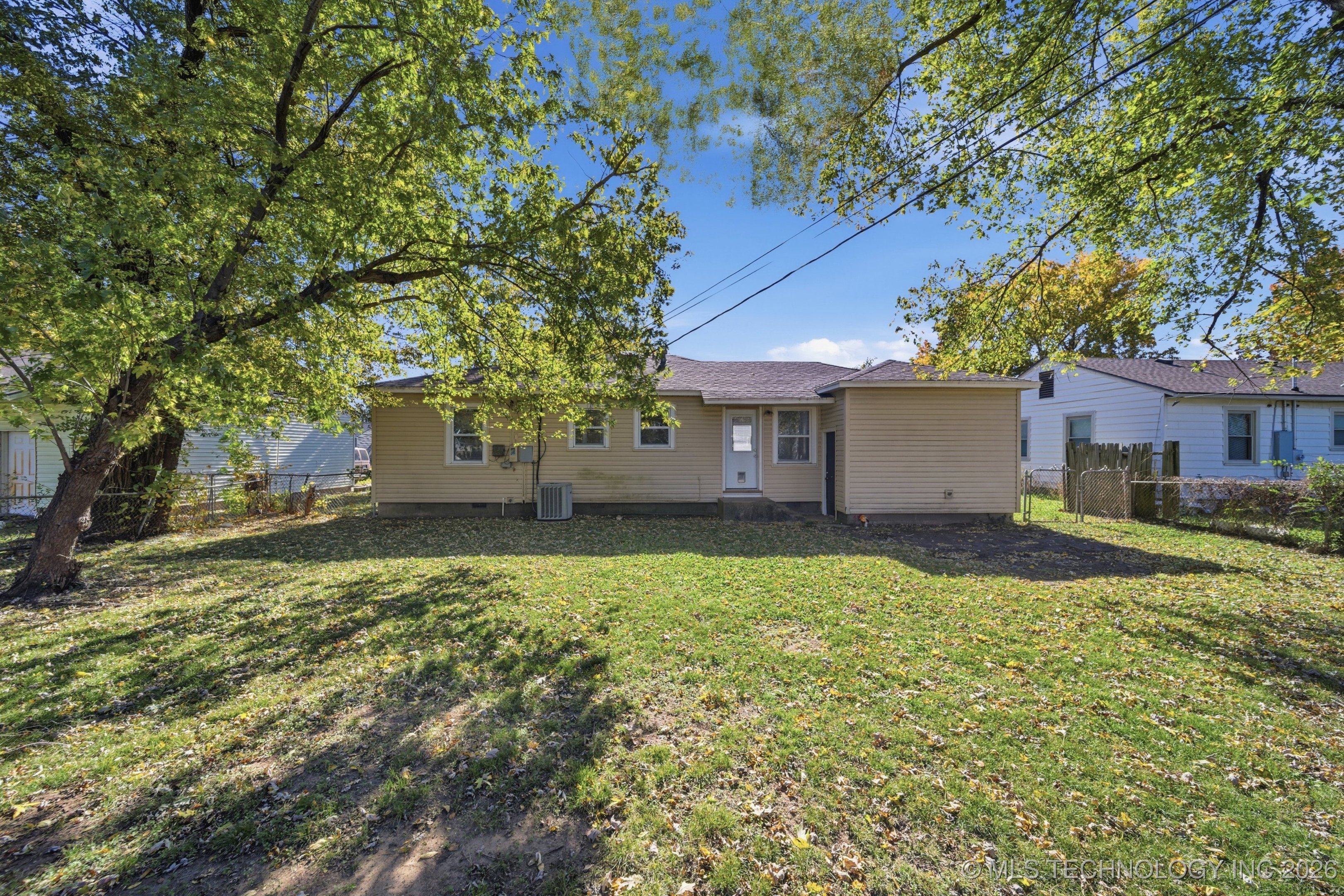 105 W 5th Street Property Photo 16