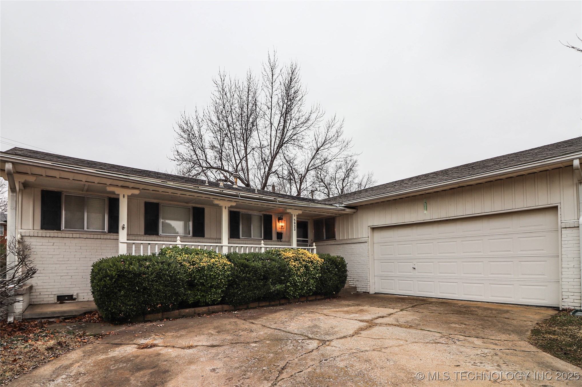 5920 E 25th Street Property Photo 5