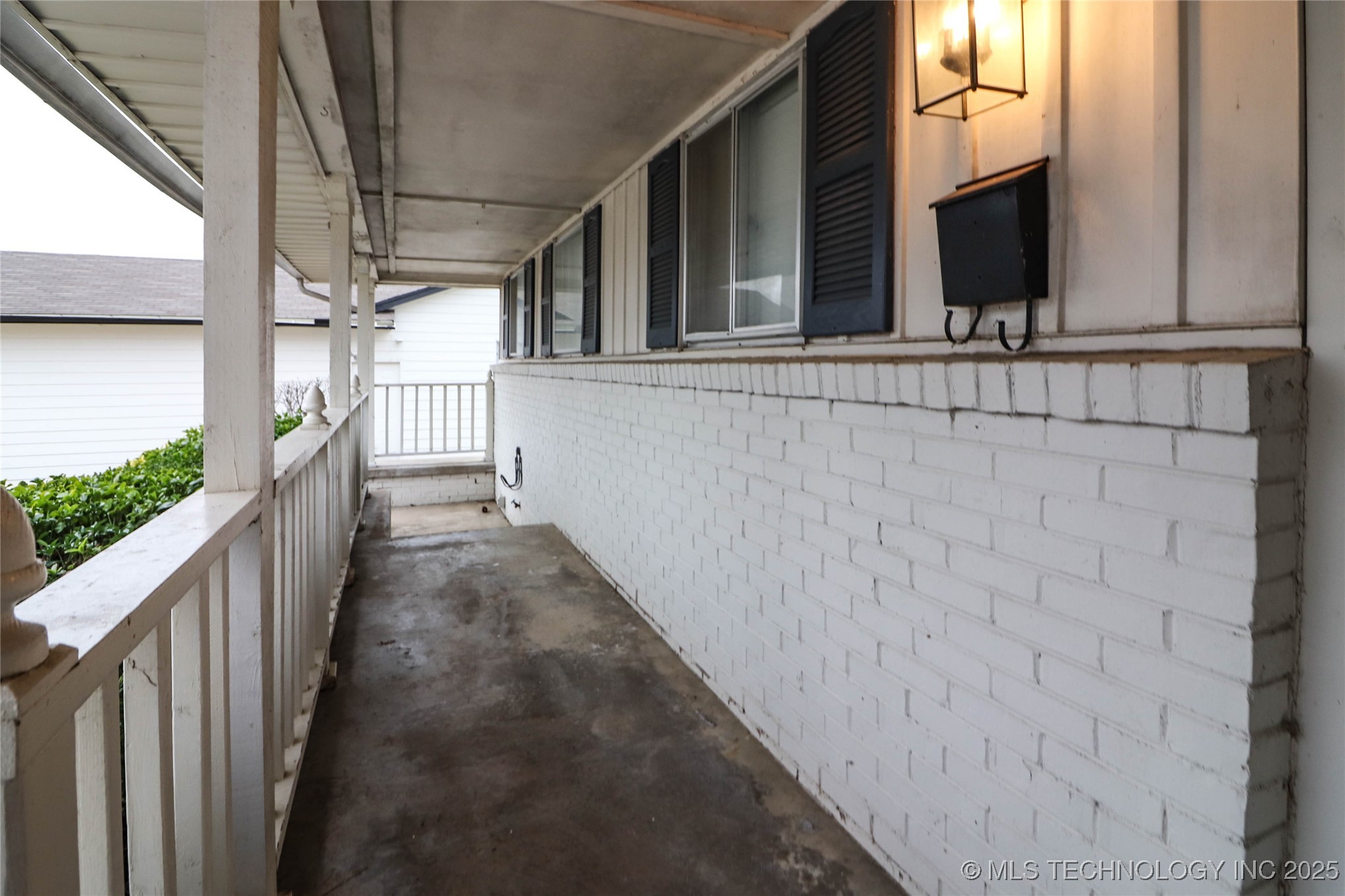 5920 E 25th Street Property Photo 6