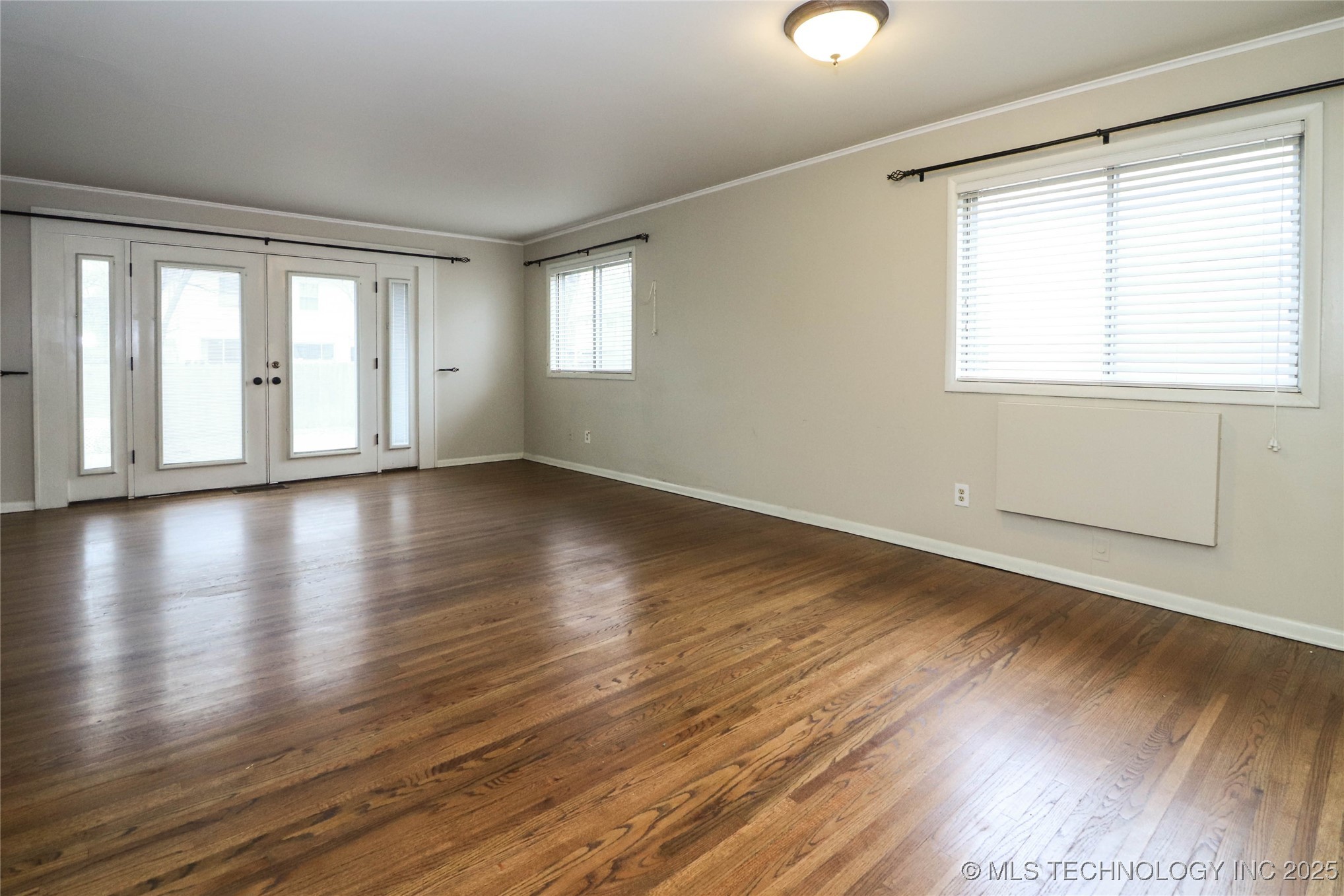 5920 E 25th Street Property Photo 9