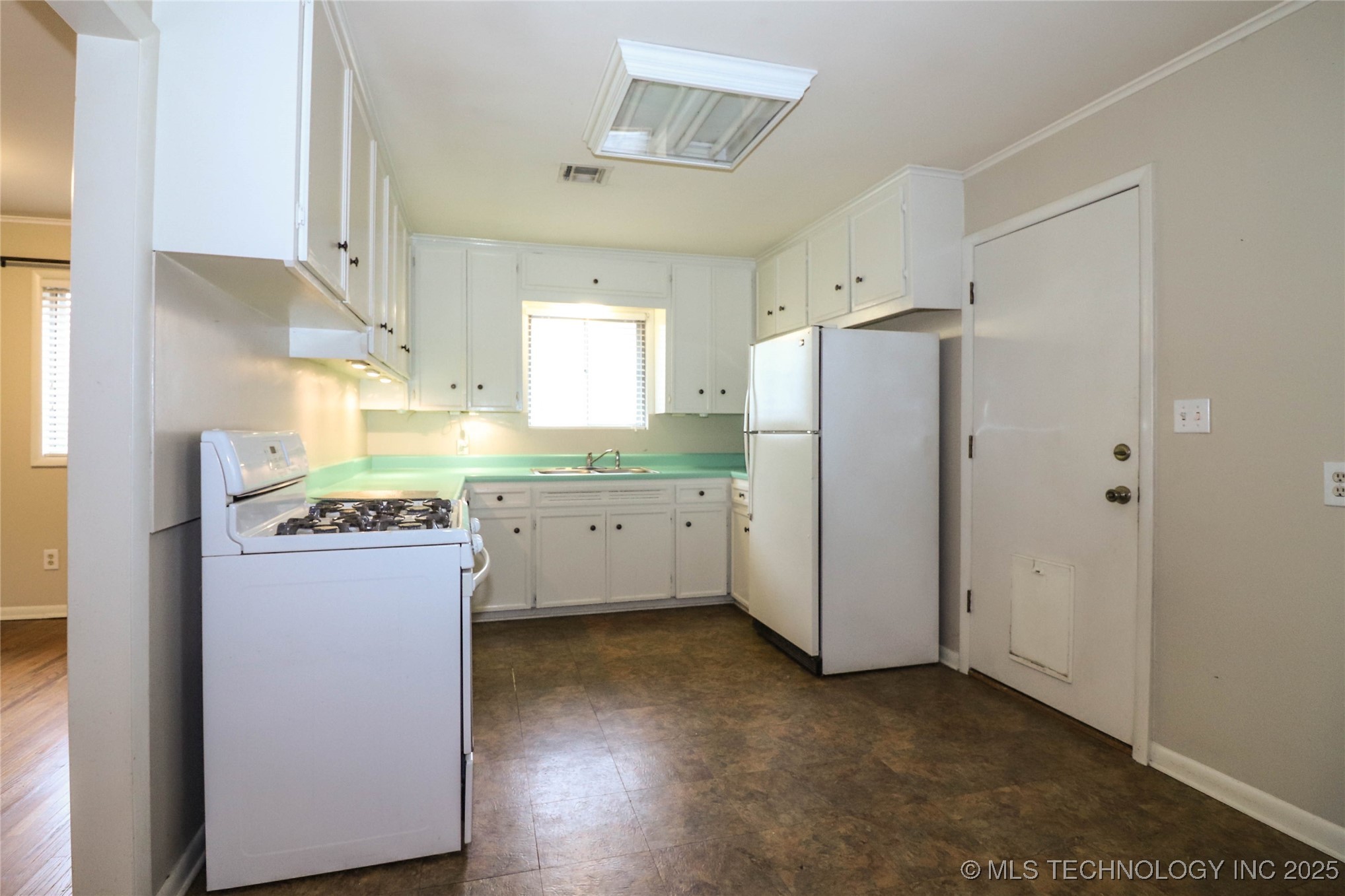 5920 E 25th Street Property Photo 17