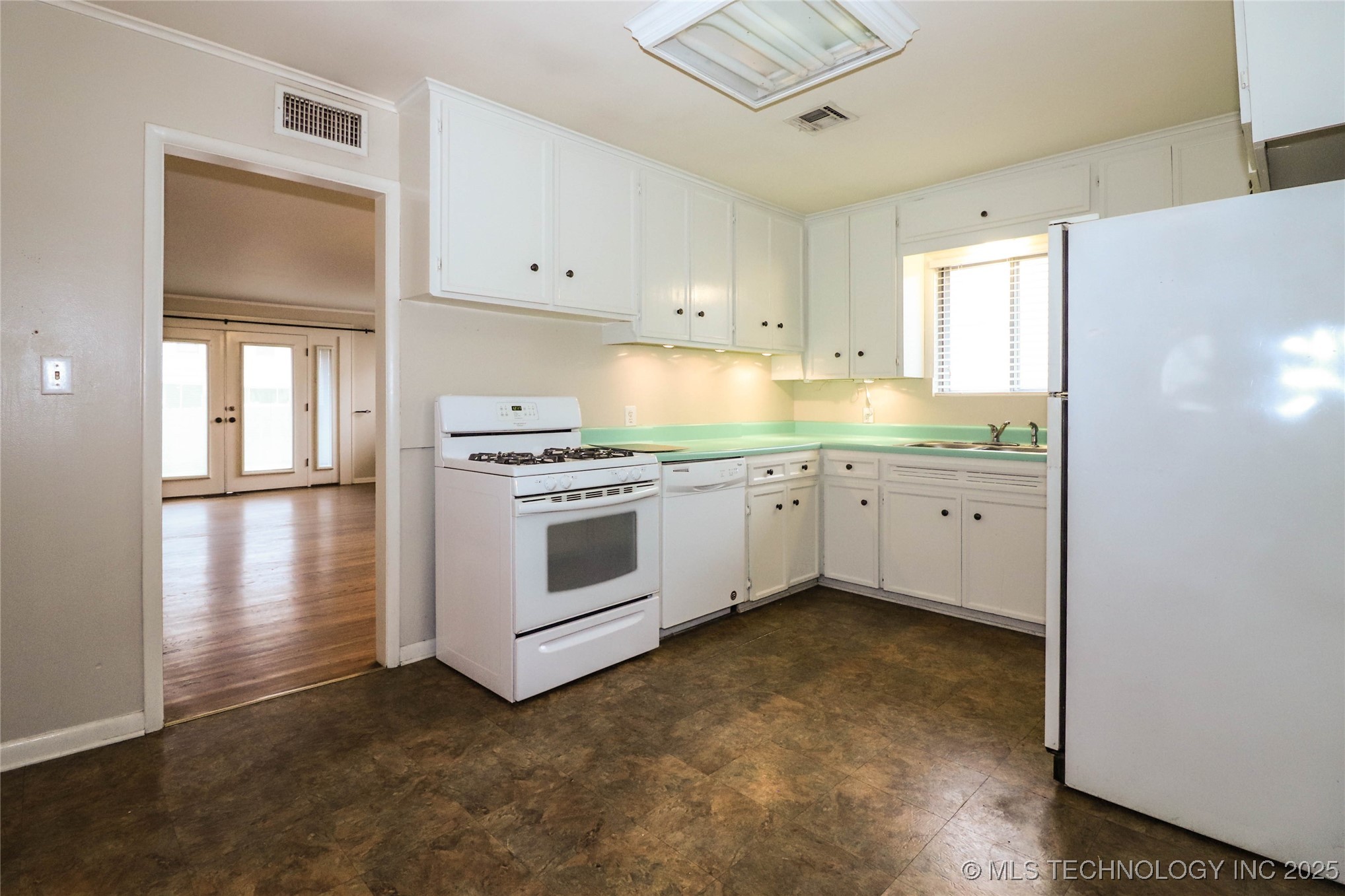 5920 E 25th Street Property Photo 18