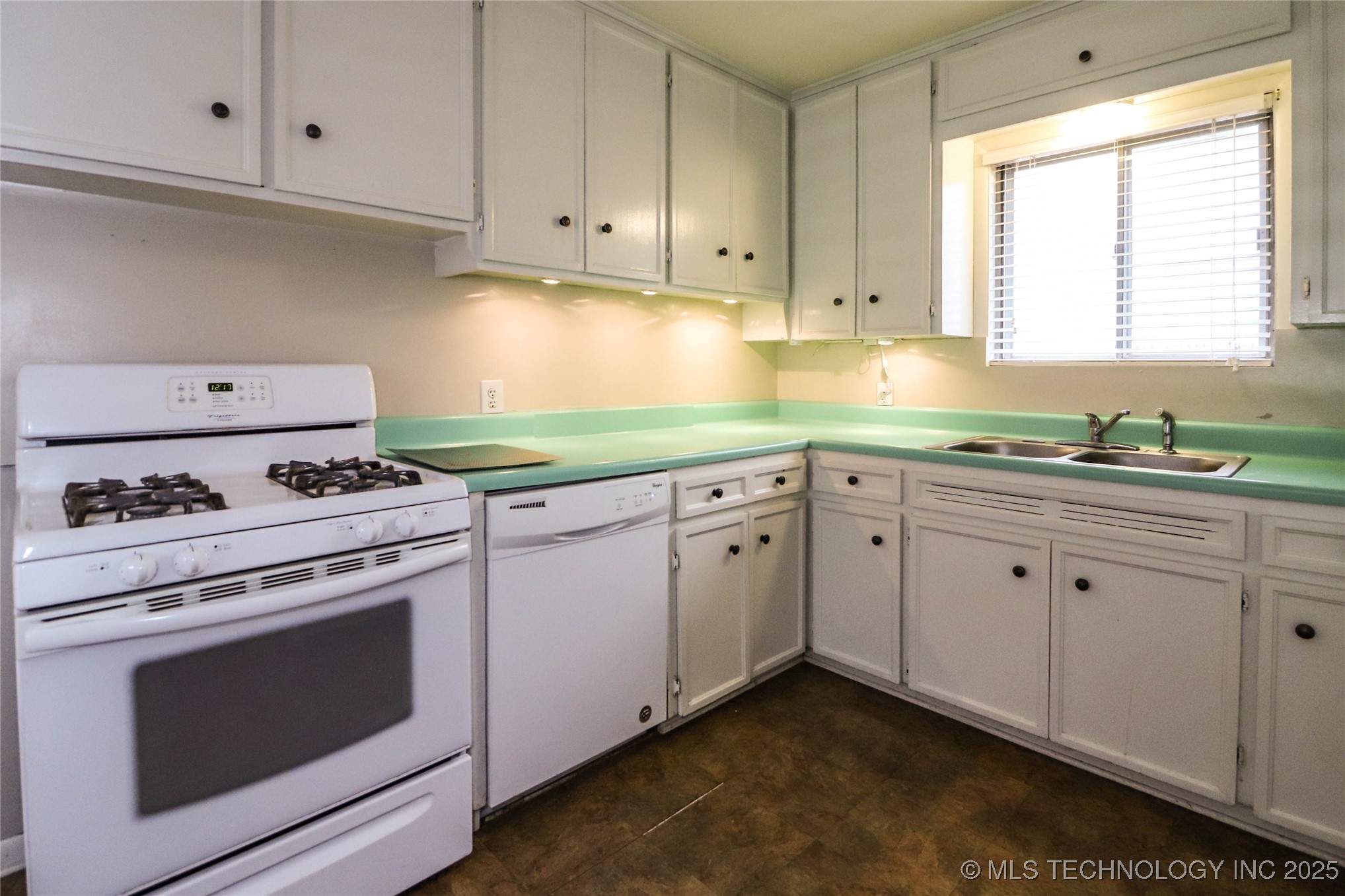 5920 E 25th Street Property Photo 19