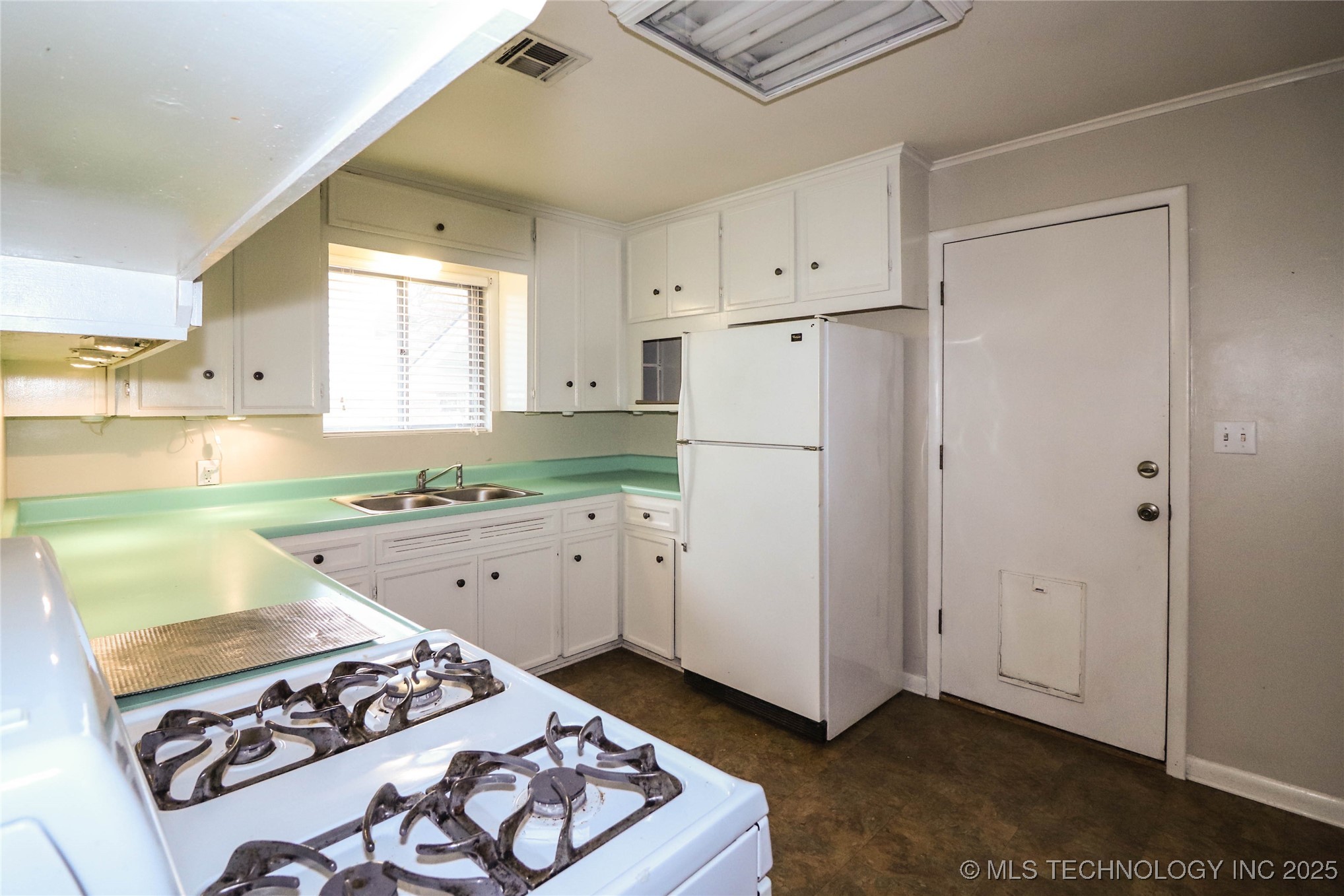 5920 E 25th Street Property Photo 20