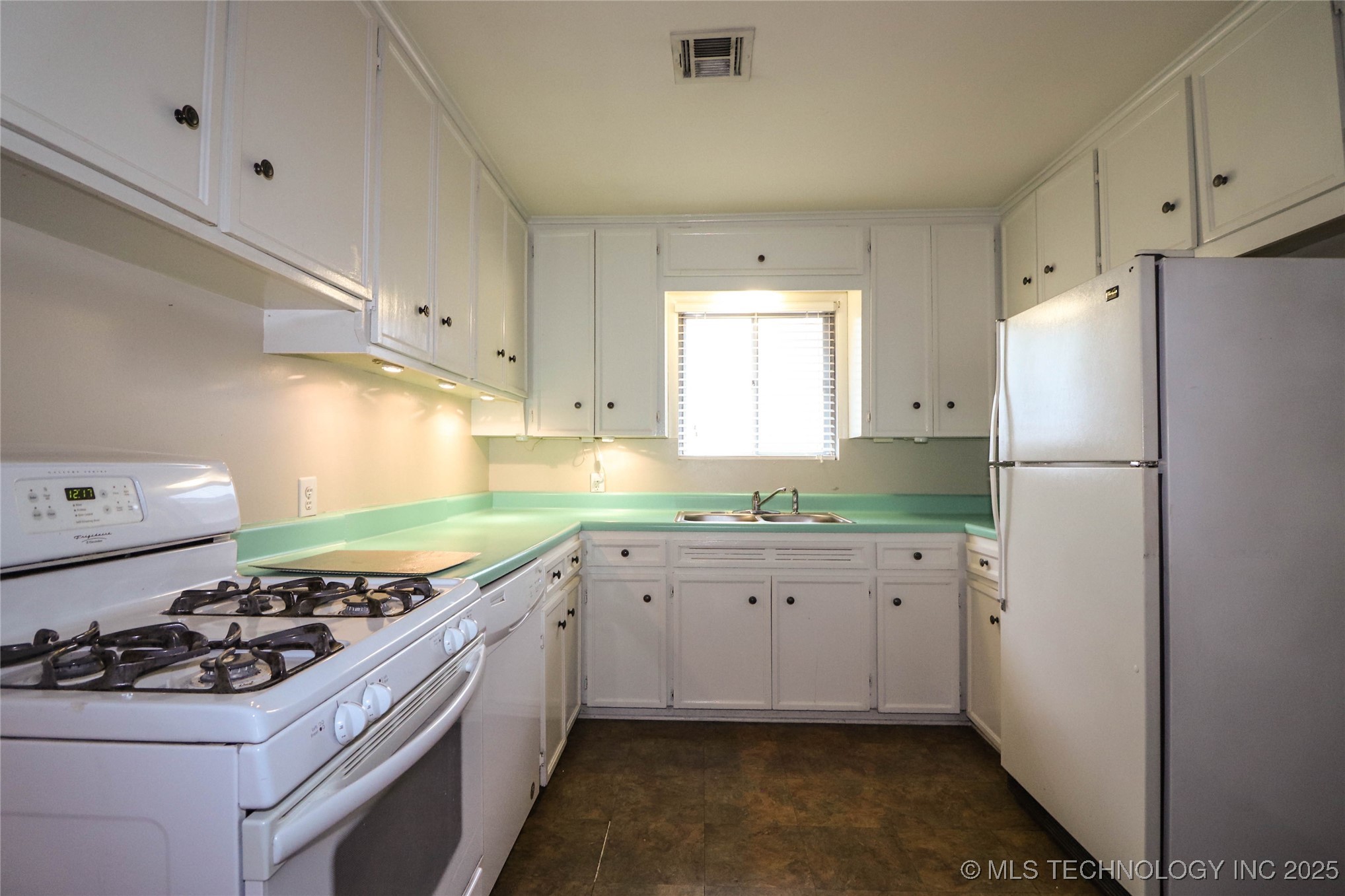 5920 E 25th Street Property Photo 21