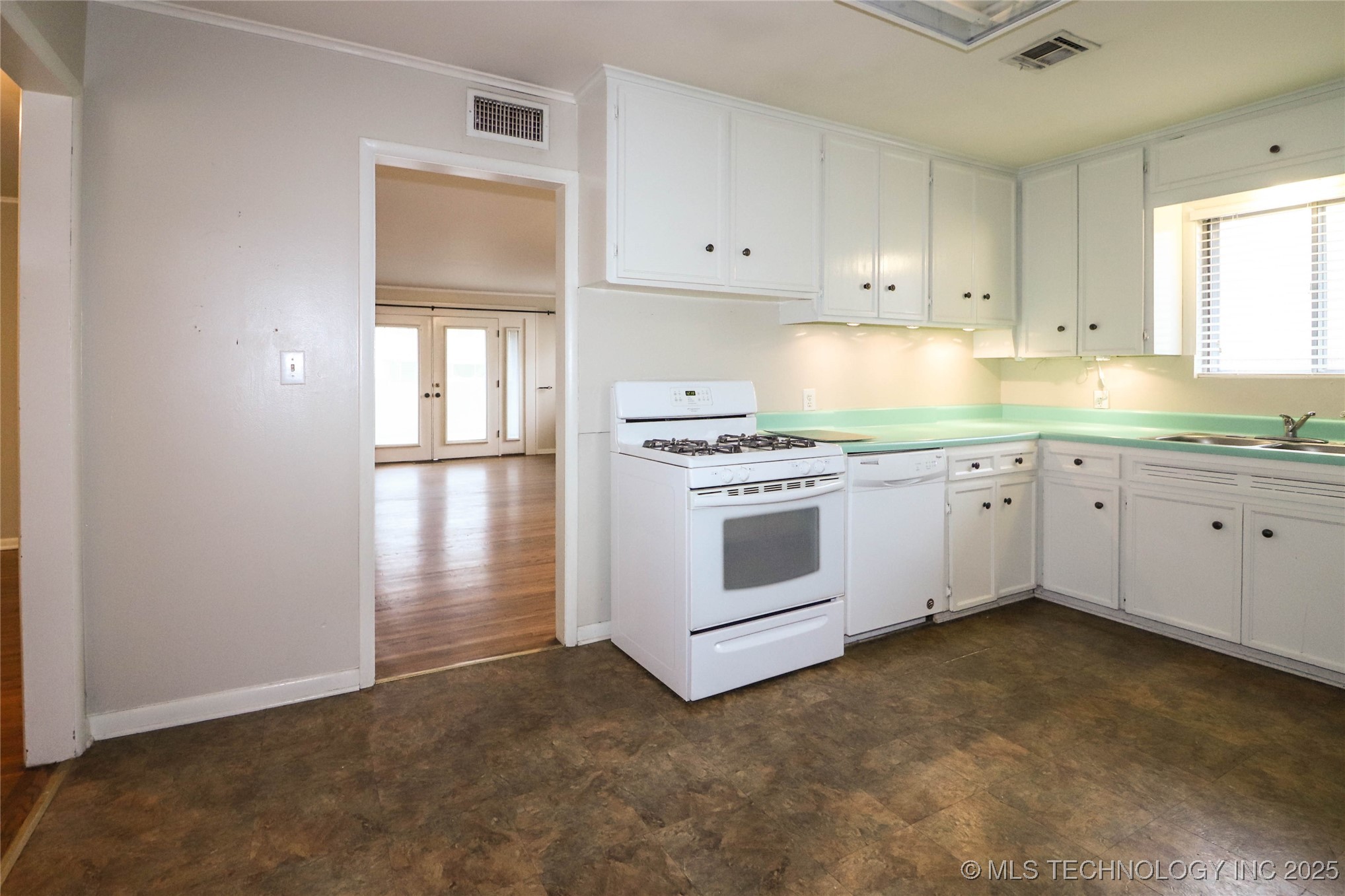 5920 E 25th Street Property Photo 24