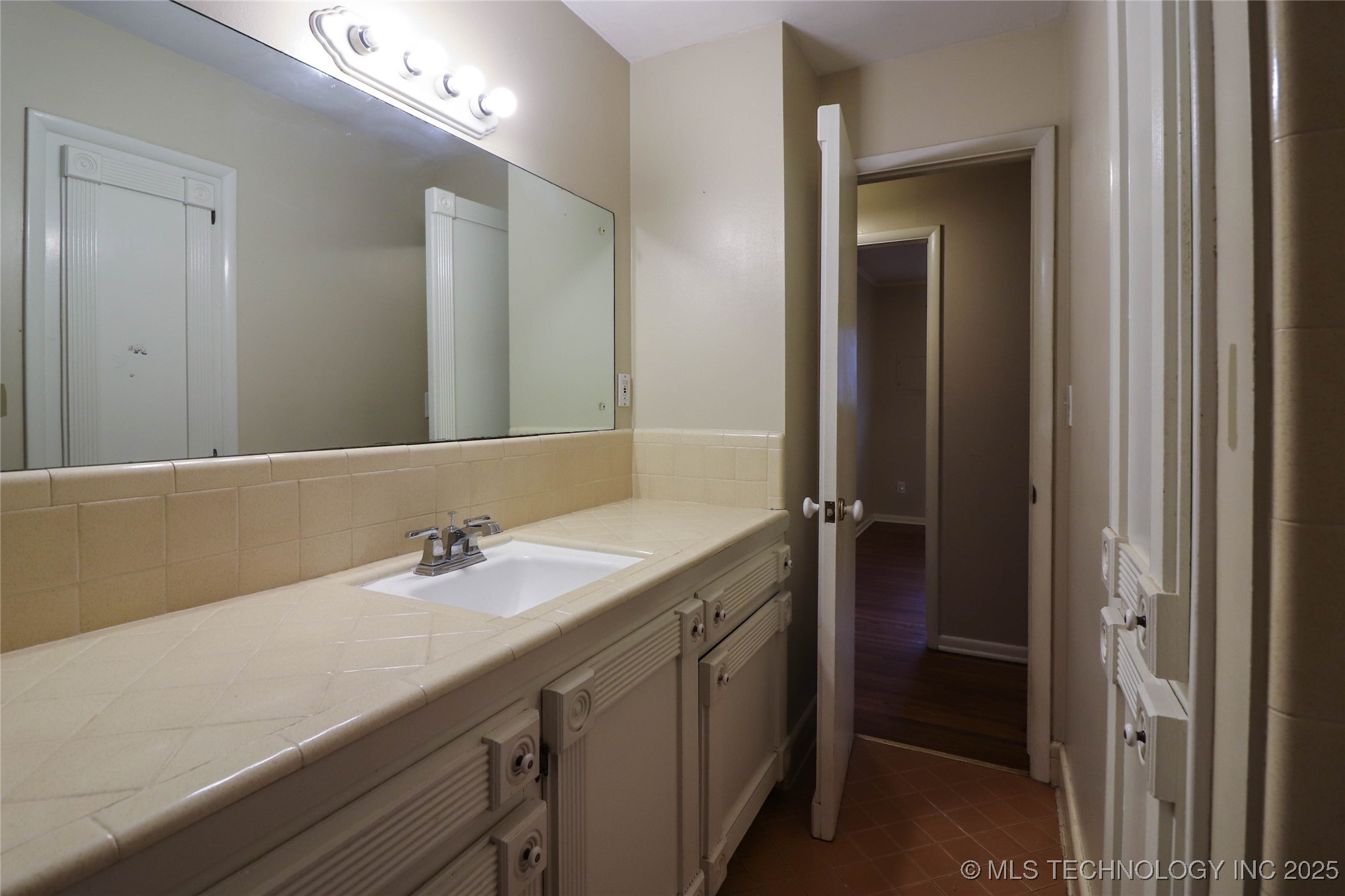 5920 E 25th Street Property Photo 31