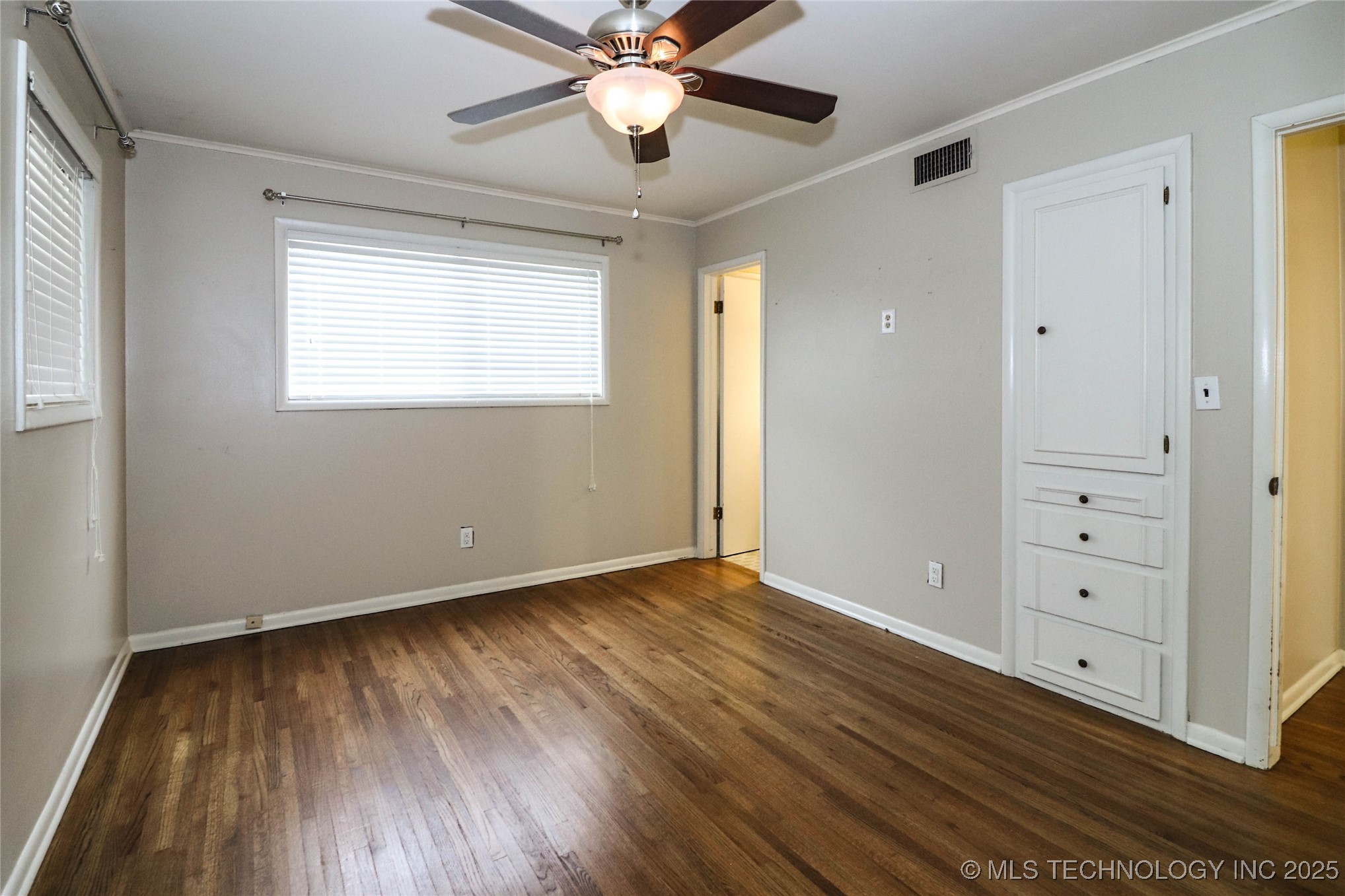 5920 E 25th Street Property Photo 38