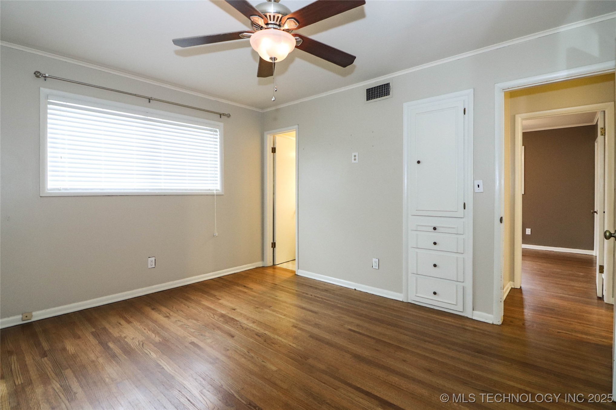 5920 E 25th Street Property Photo 39