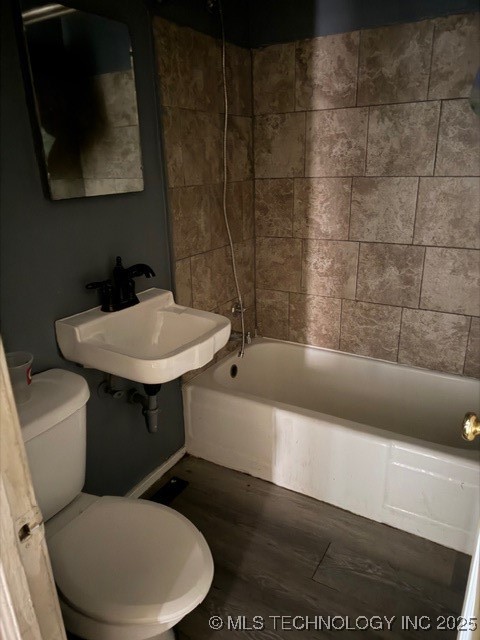 1055 N New Haven Avenue Property Photo 8