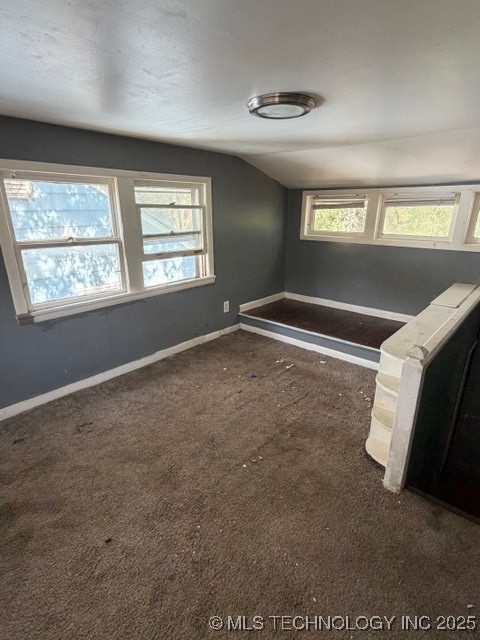 1055 N New Haven Avenue Property Photo 9