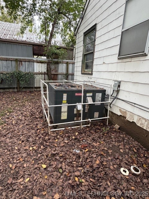 1055 N New Haven Avenue Property Photo 15