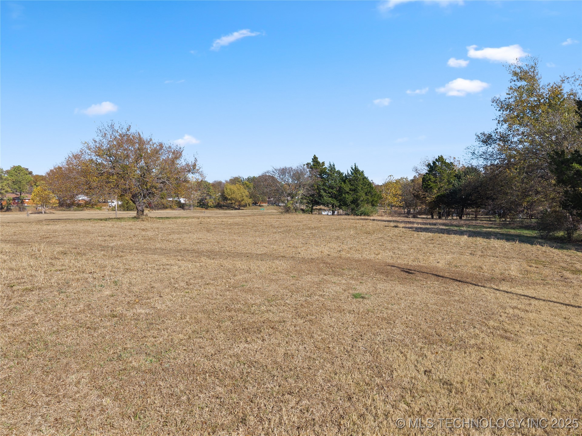 15th Property Photo 9