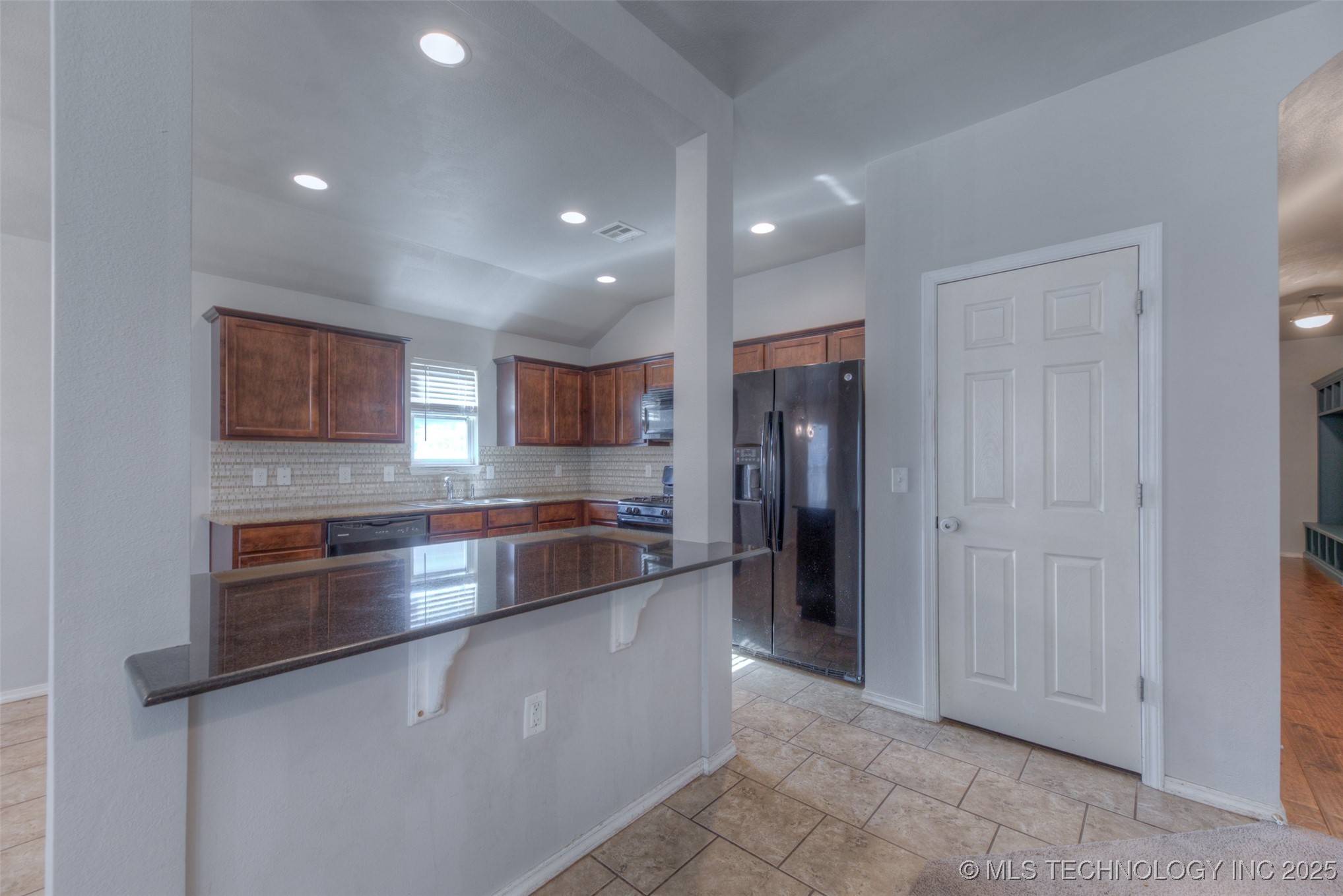 14863 S Hudson Avenue Property Photo 4