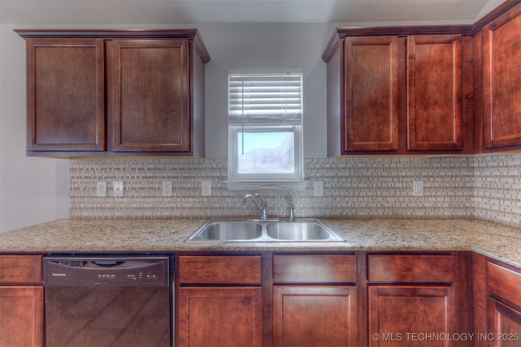 14863 S Hudson Avenue Property Photo 6