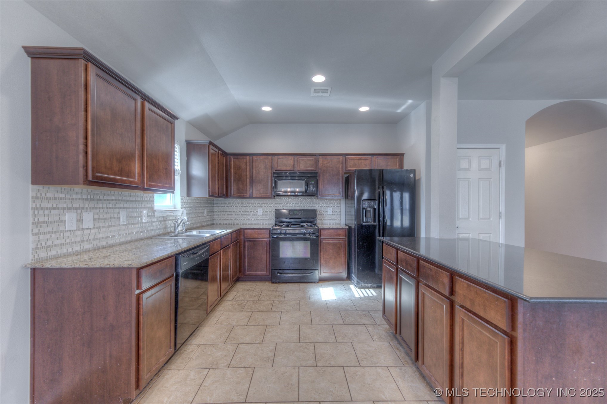 14863 S Hudson Avenue Property Photo 7