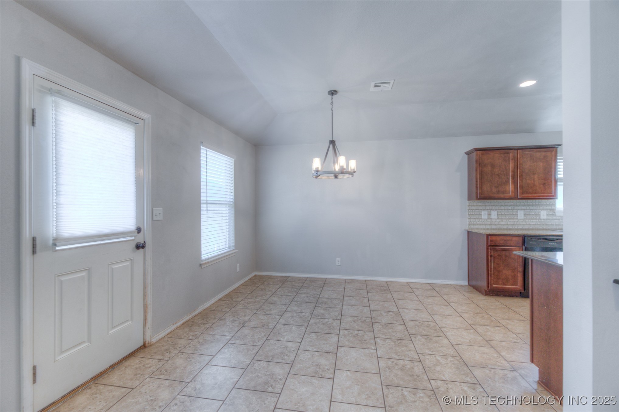 14863 S Hudson Avenue Property Photo 9