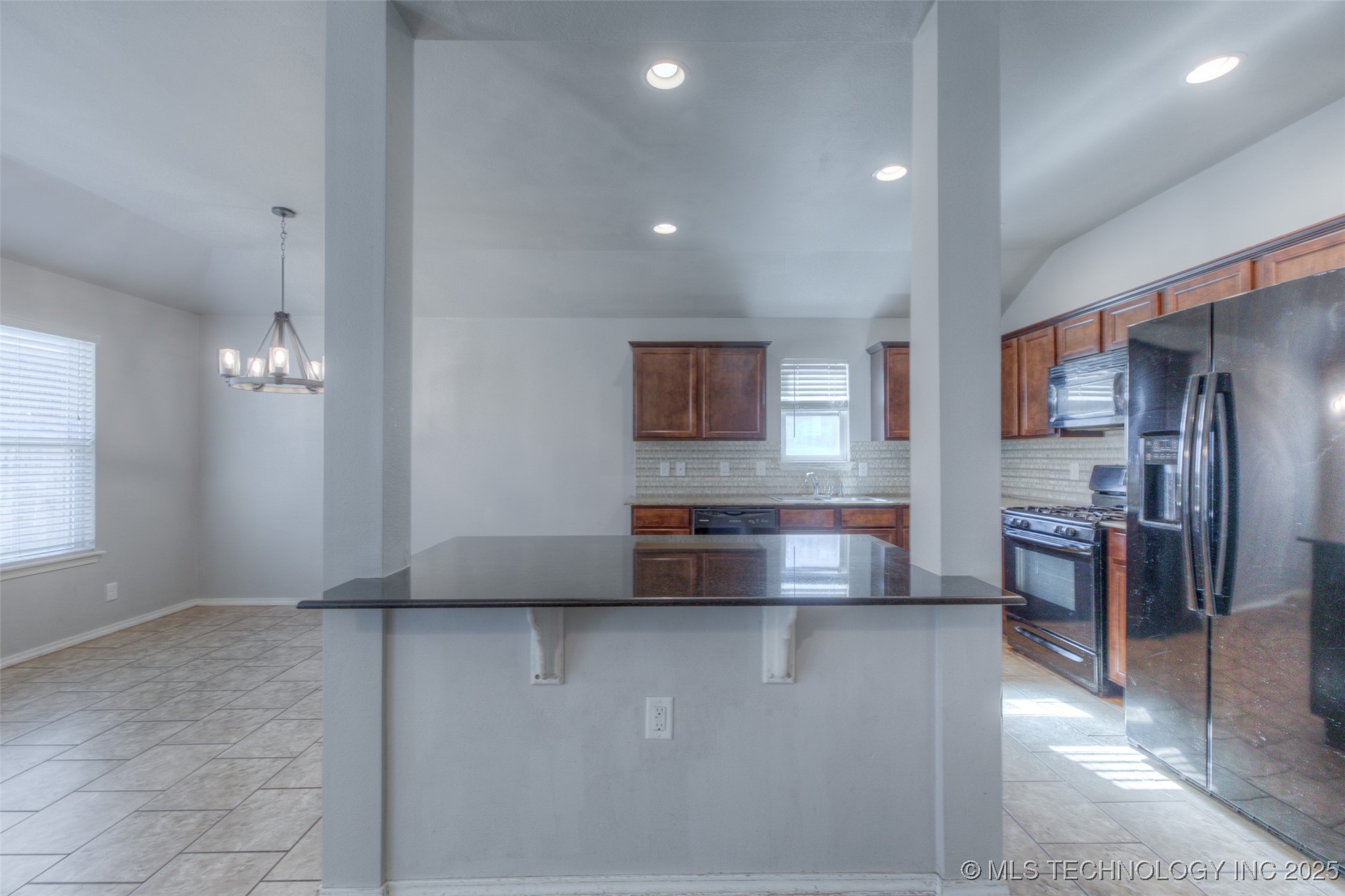 14863 S Hudson Avenue Property Photo 10