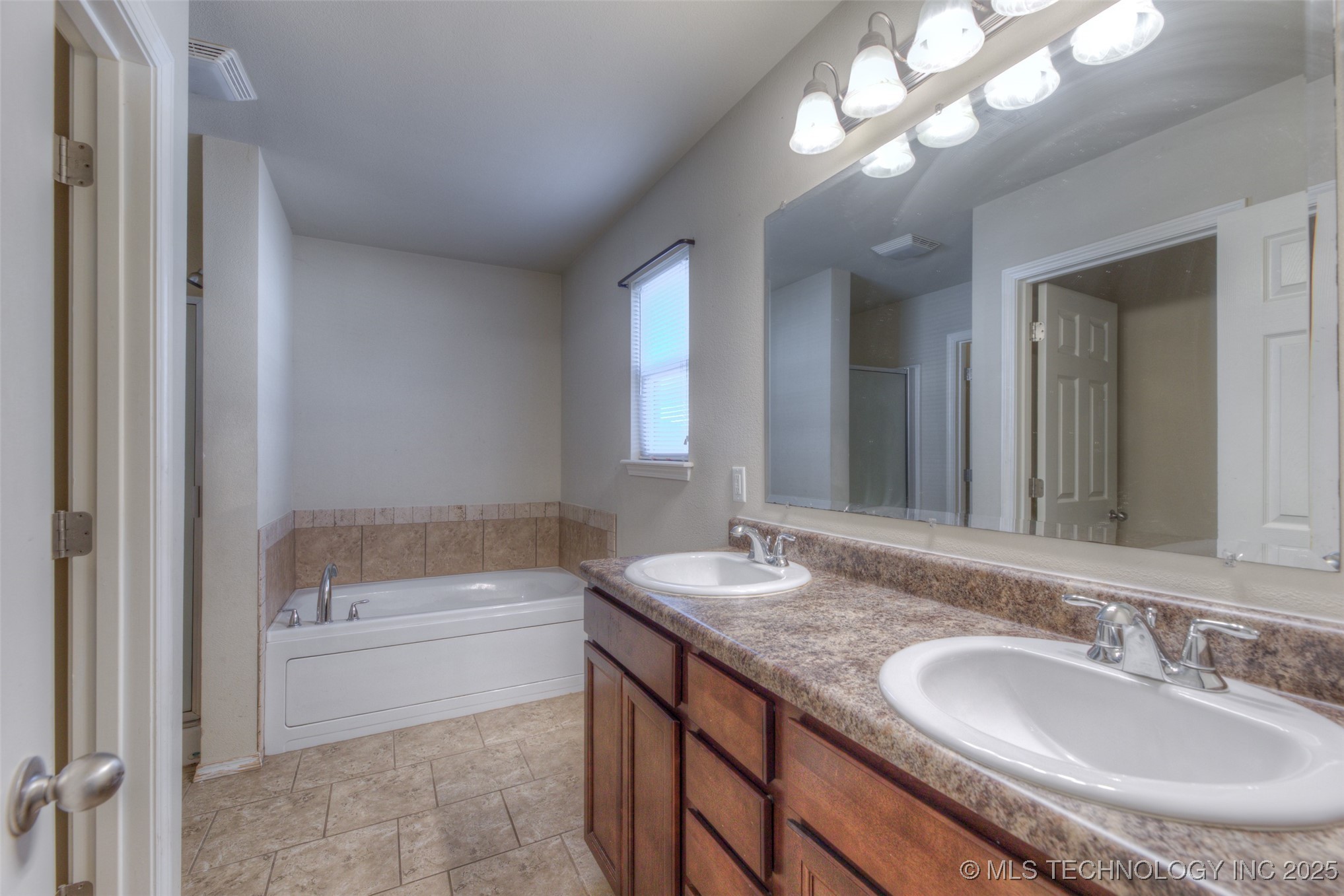 14863 S Hudson Avenue Property Photo 18